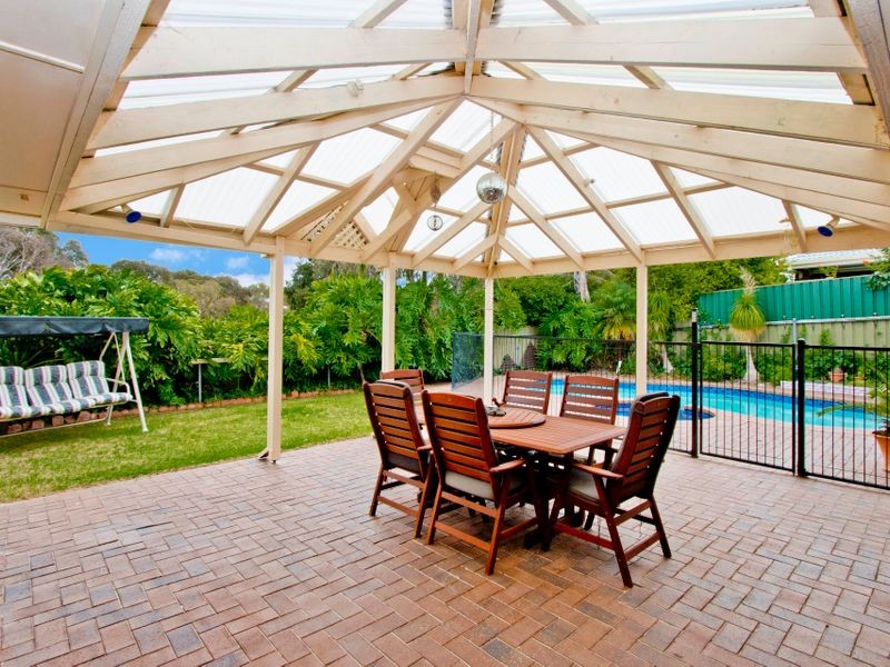 1 Quinway Court, Hallett Cove, SA 5158