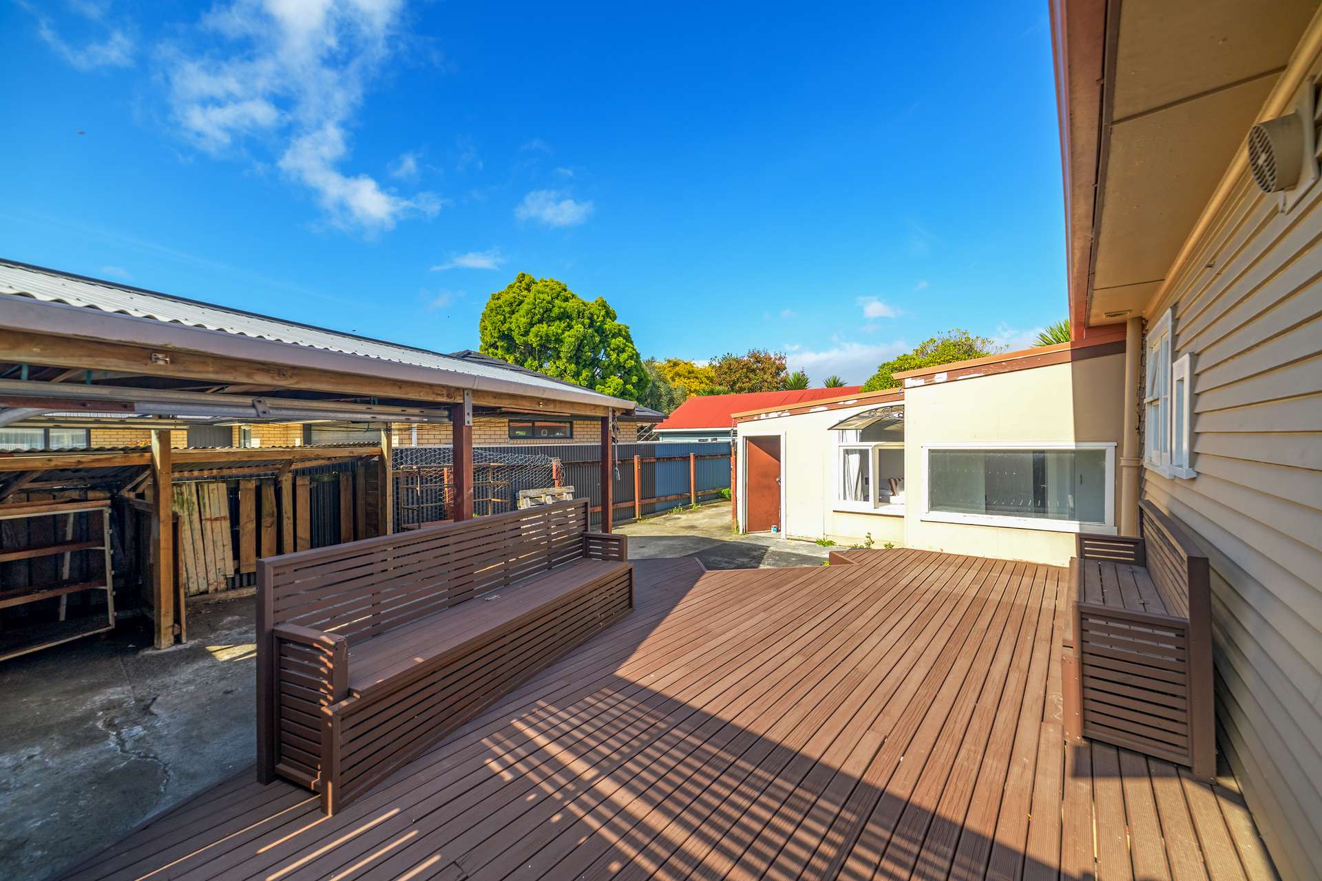 327 Botanical Road photo 15