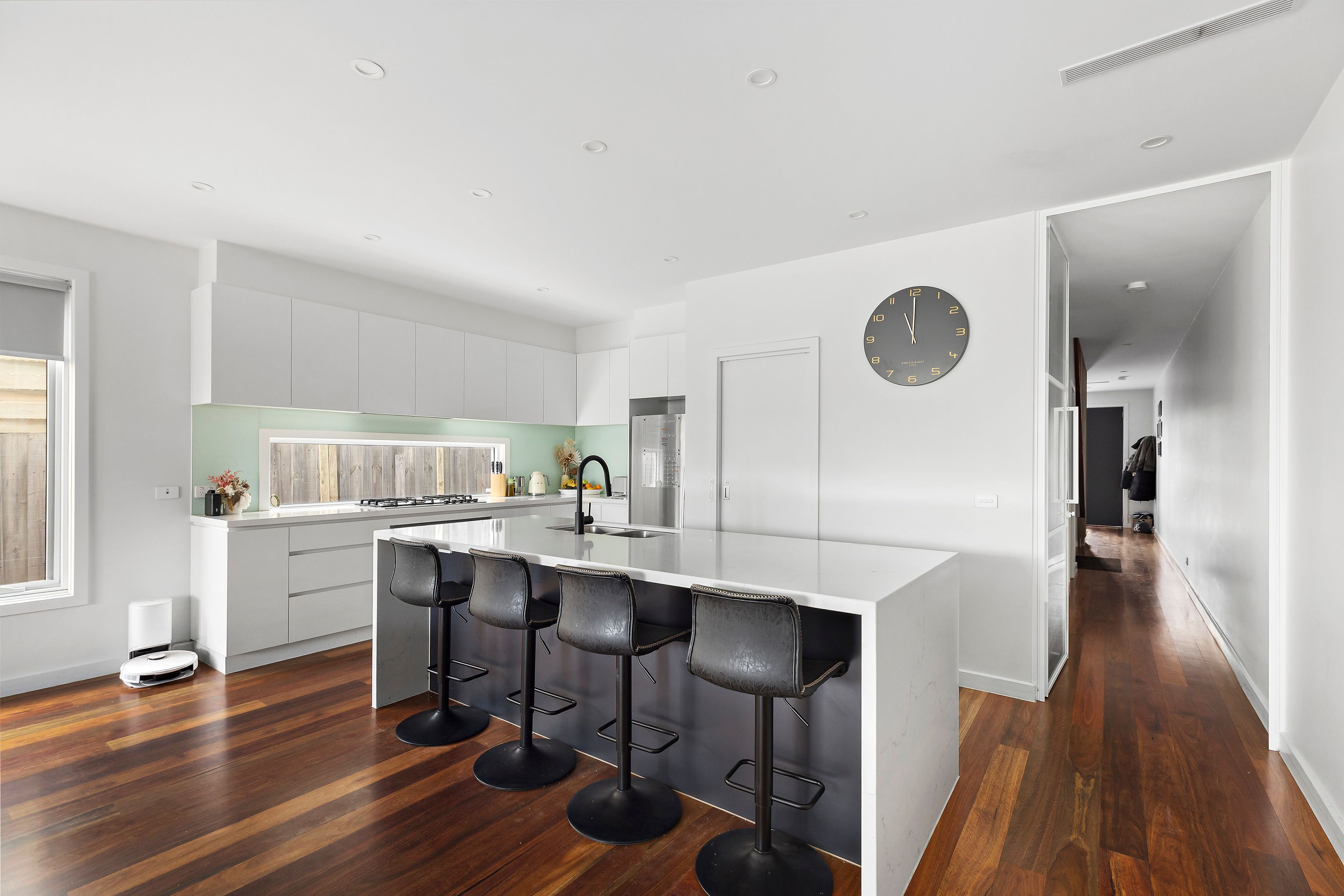 8A Ameily Crescent, Reservoir, VIC 3073