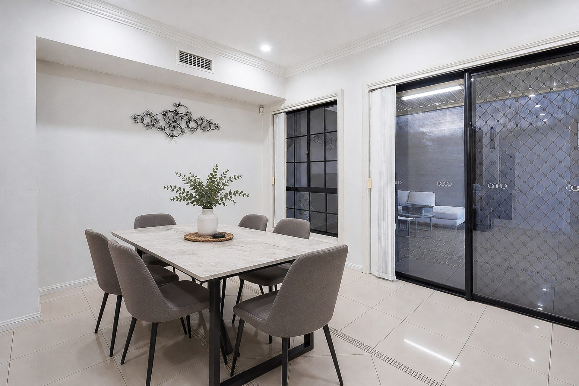 4 Kurrajong Road — photo 4 of 11
