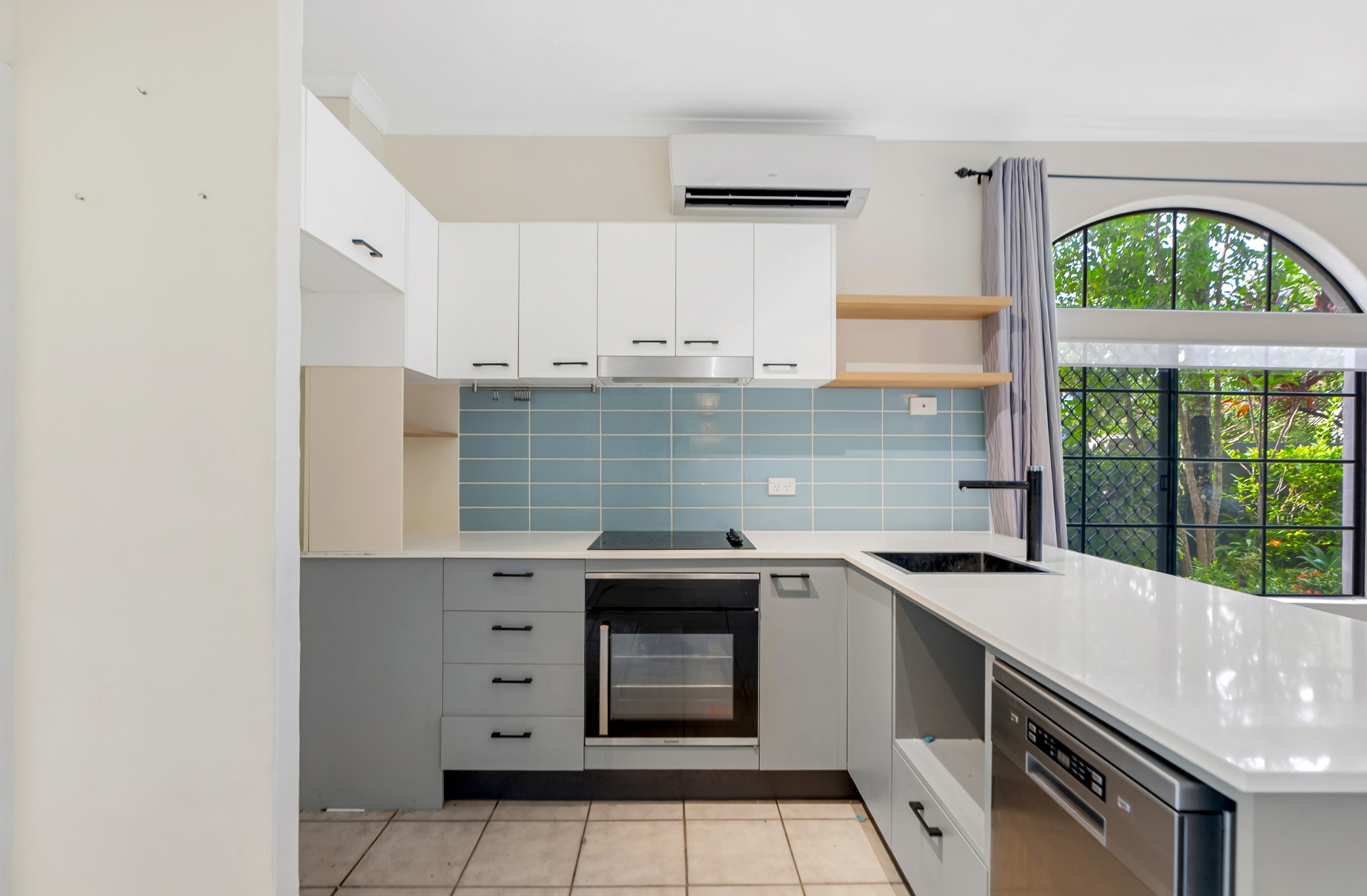 3/163 Buchan Street, Westcourt, QLD 4870