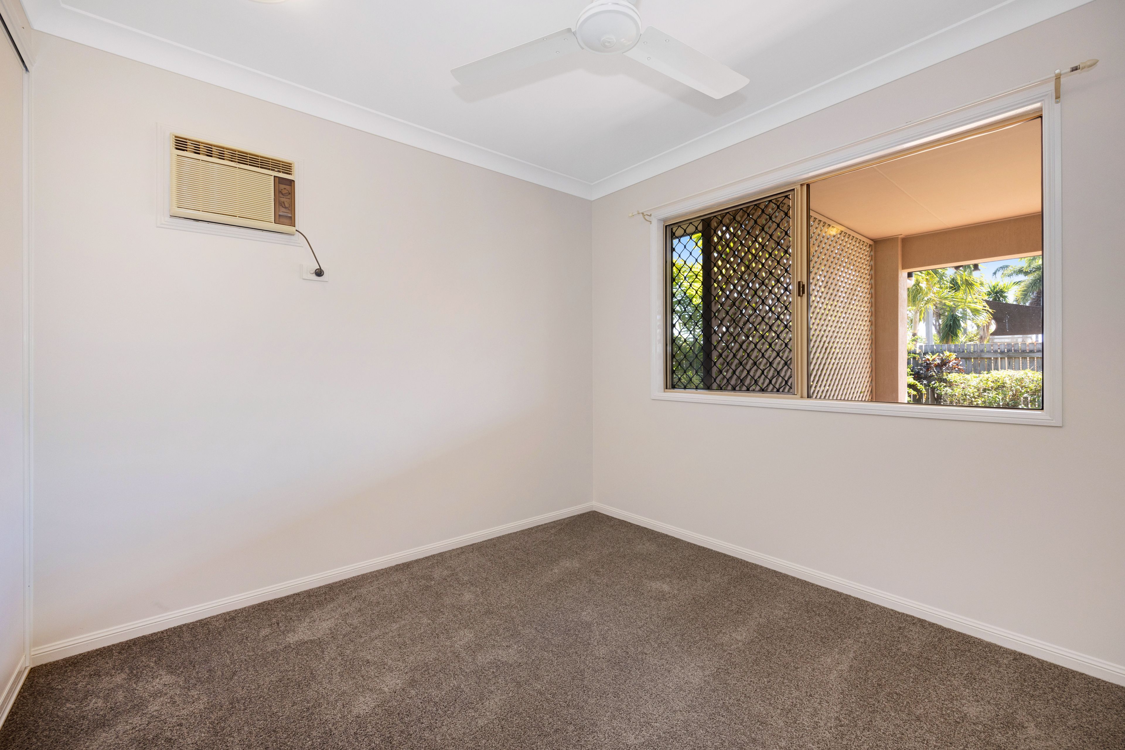 7 Killymoon Crescent — photo 12 of 17