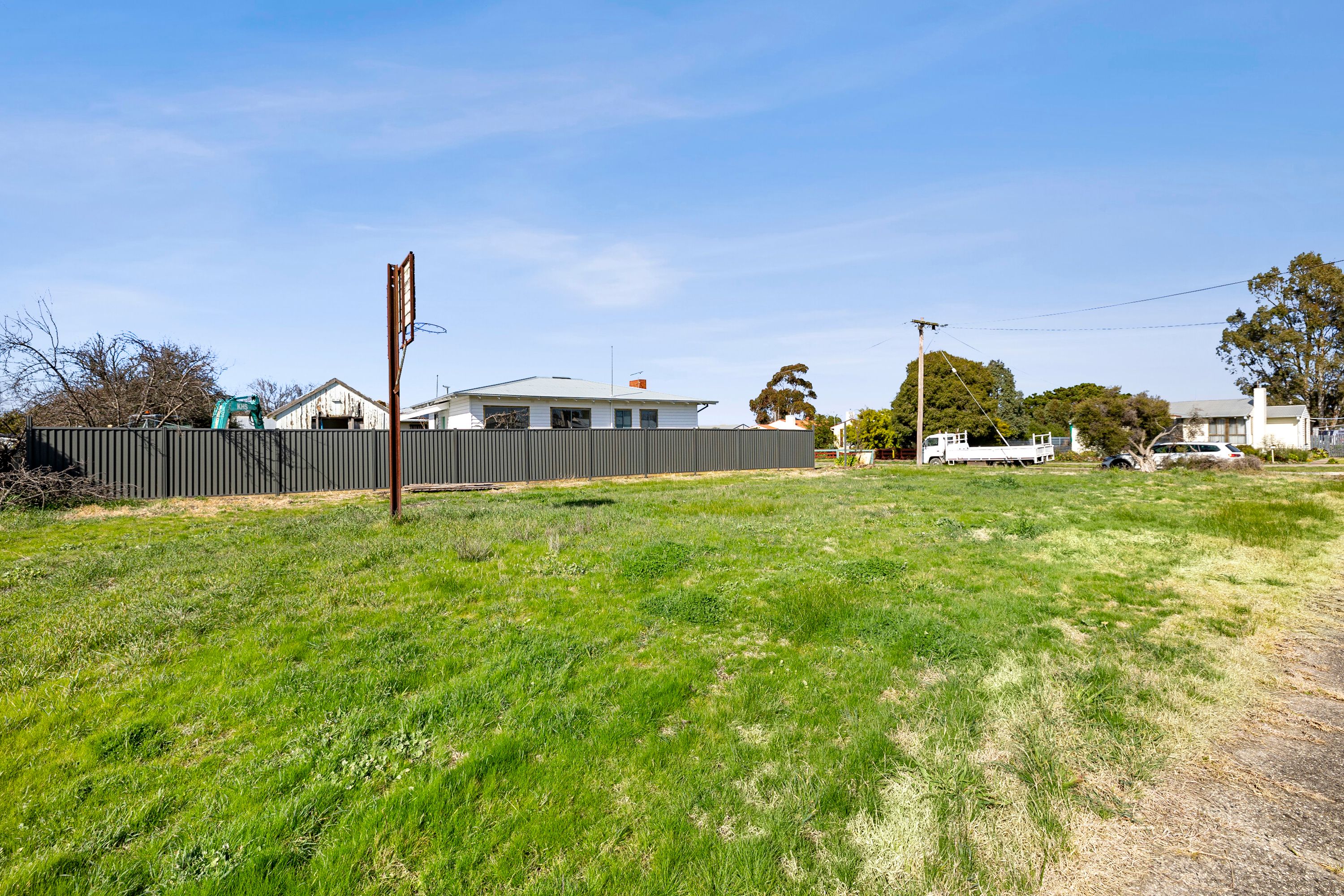 8 Steven Crescent, Ararat, VIC 3377 Sold Land Ray White Ararat