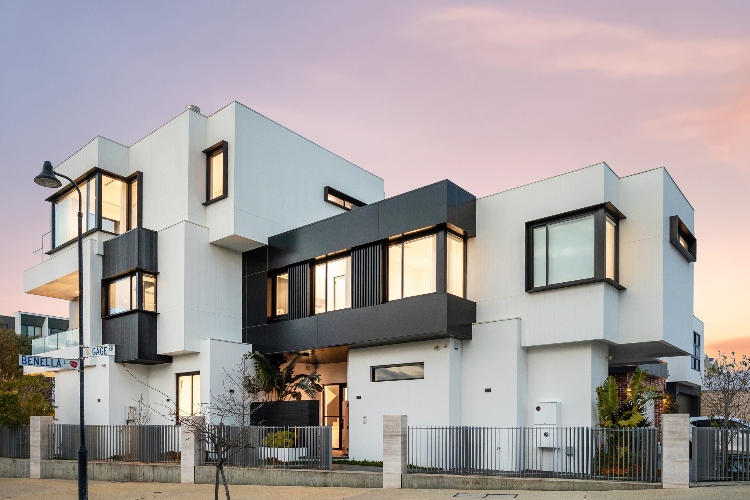 1 Morea Lane, North Coogee, WA 6163