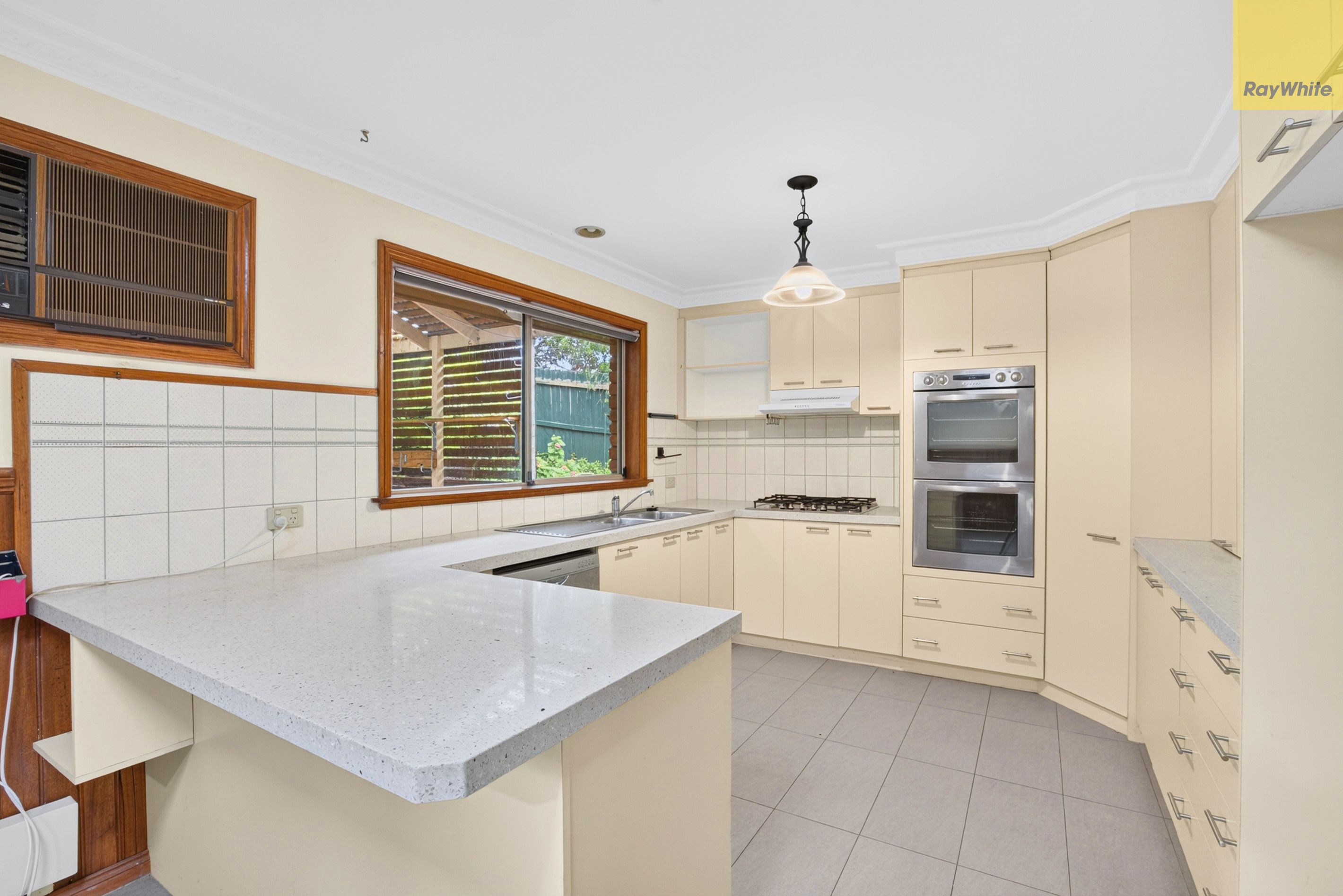 45 Underbank Boulevard — photo 3 of 18