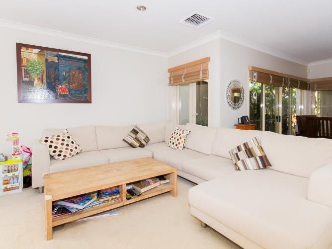 8129 Magnolia Drive, Hope Island, QLD 4212
