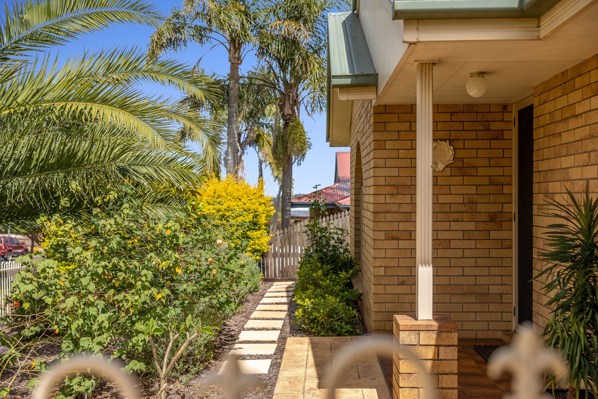 1 Gainsborough Drive, Glenvale, QLD 4350