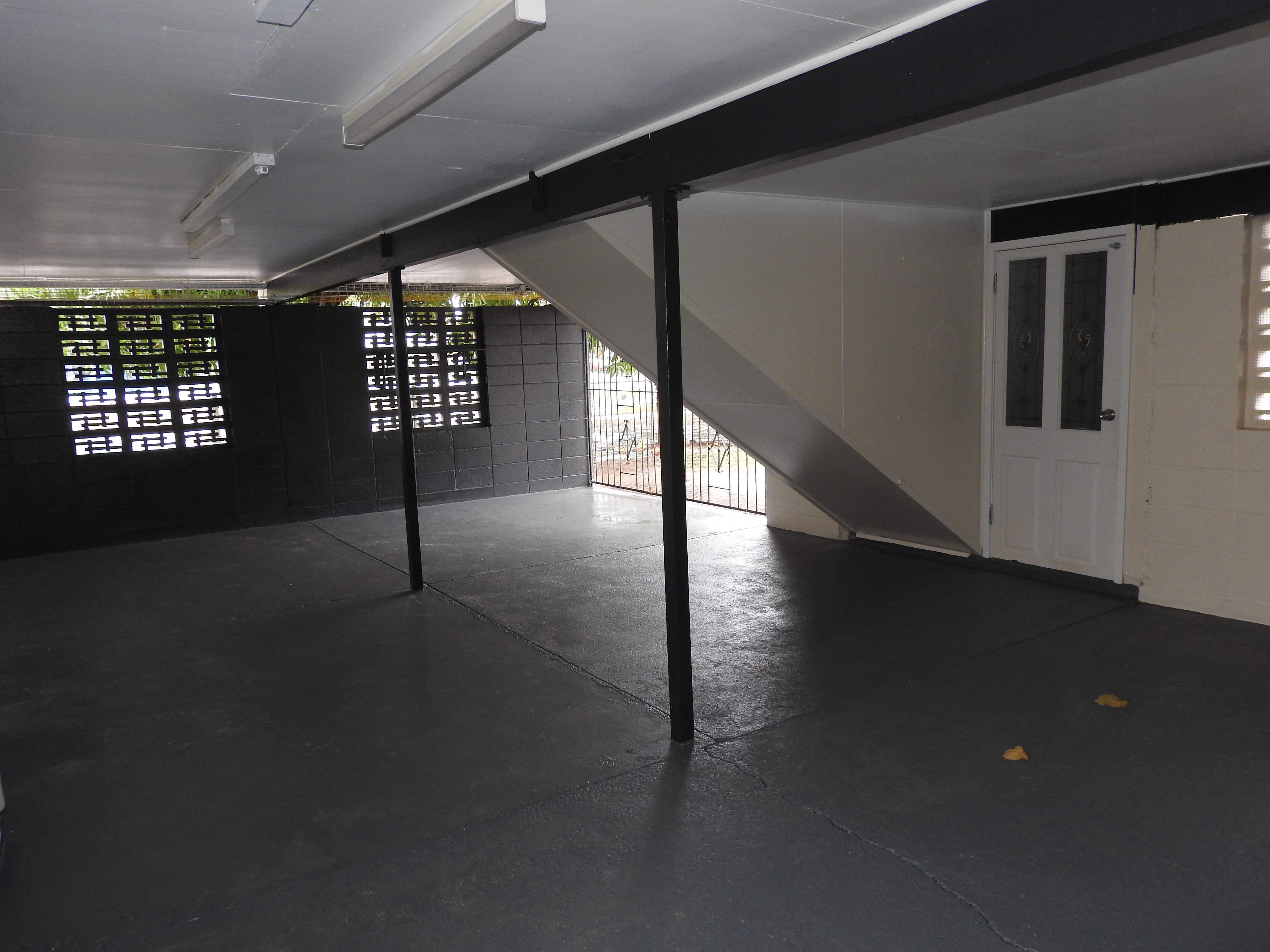 1526 Riverway Drive — photo 9 of 11