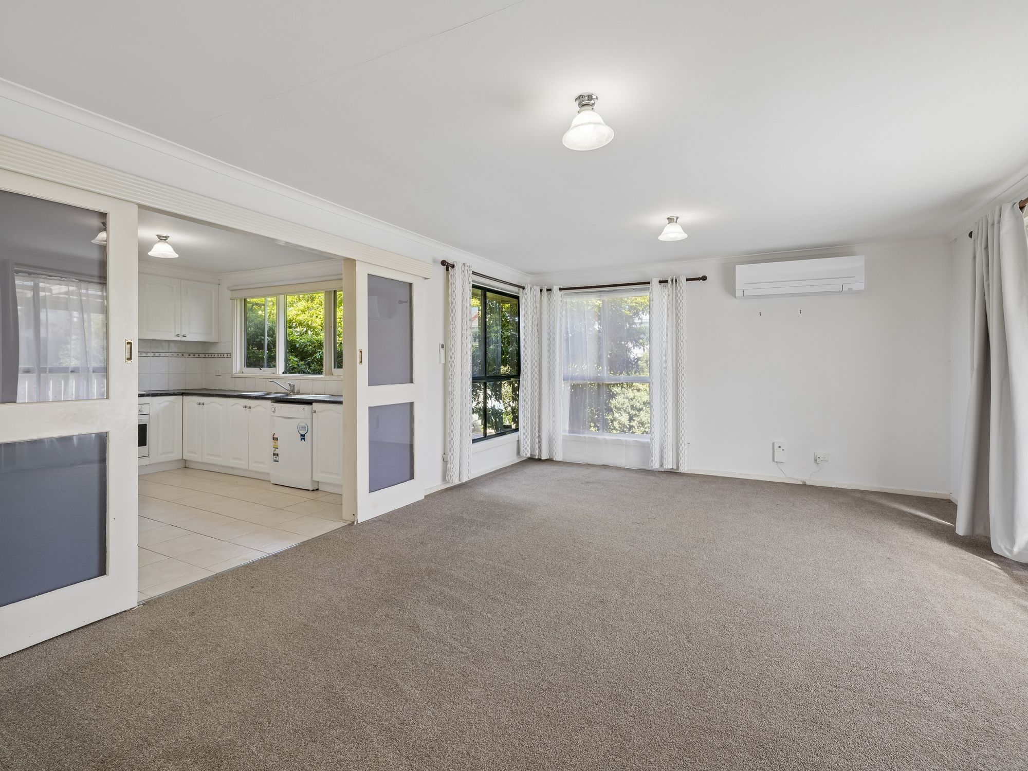 1/9 Merrin Crescent — photo 5 of 20