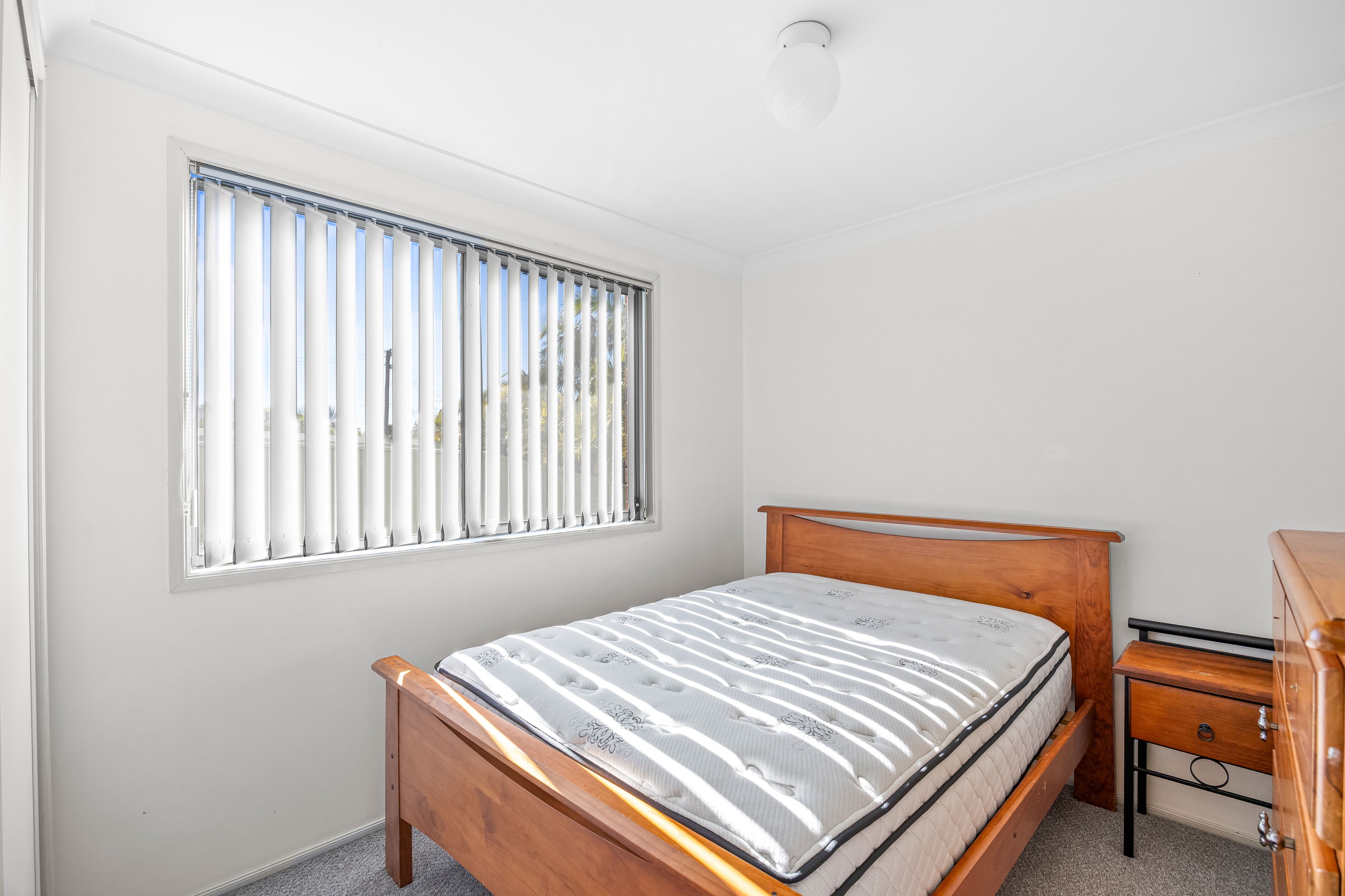 18 Nelmes Close — photo 8 of 13