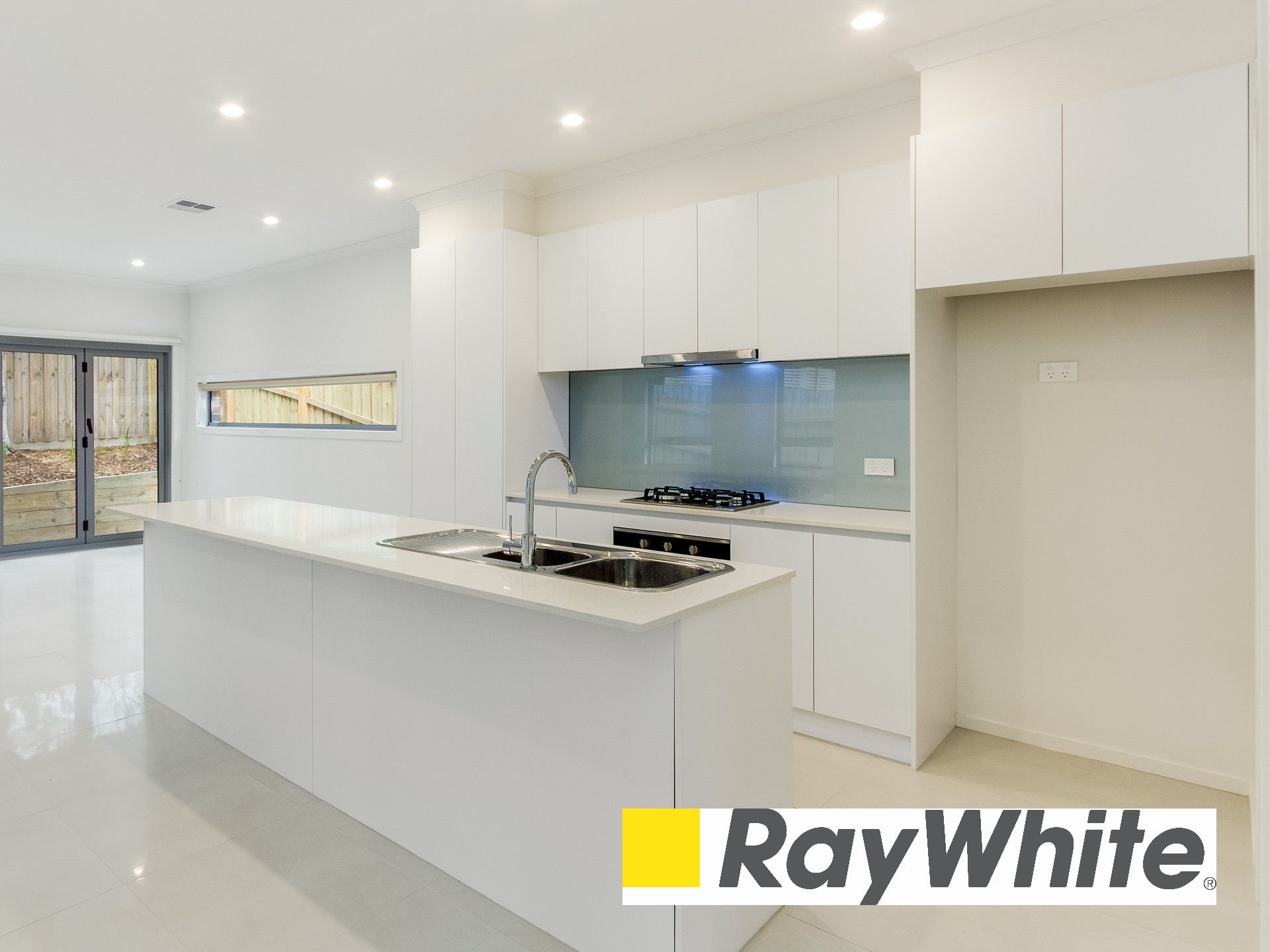 3/5 McCardle Court, Endeavour Hills, VIC 3802