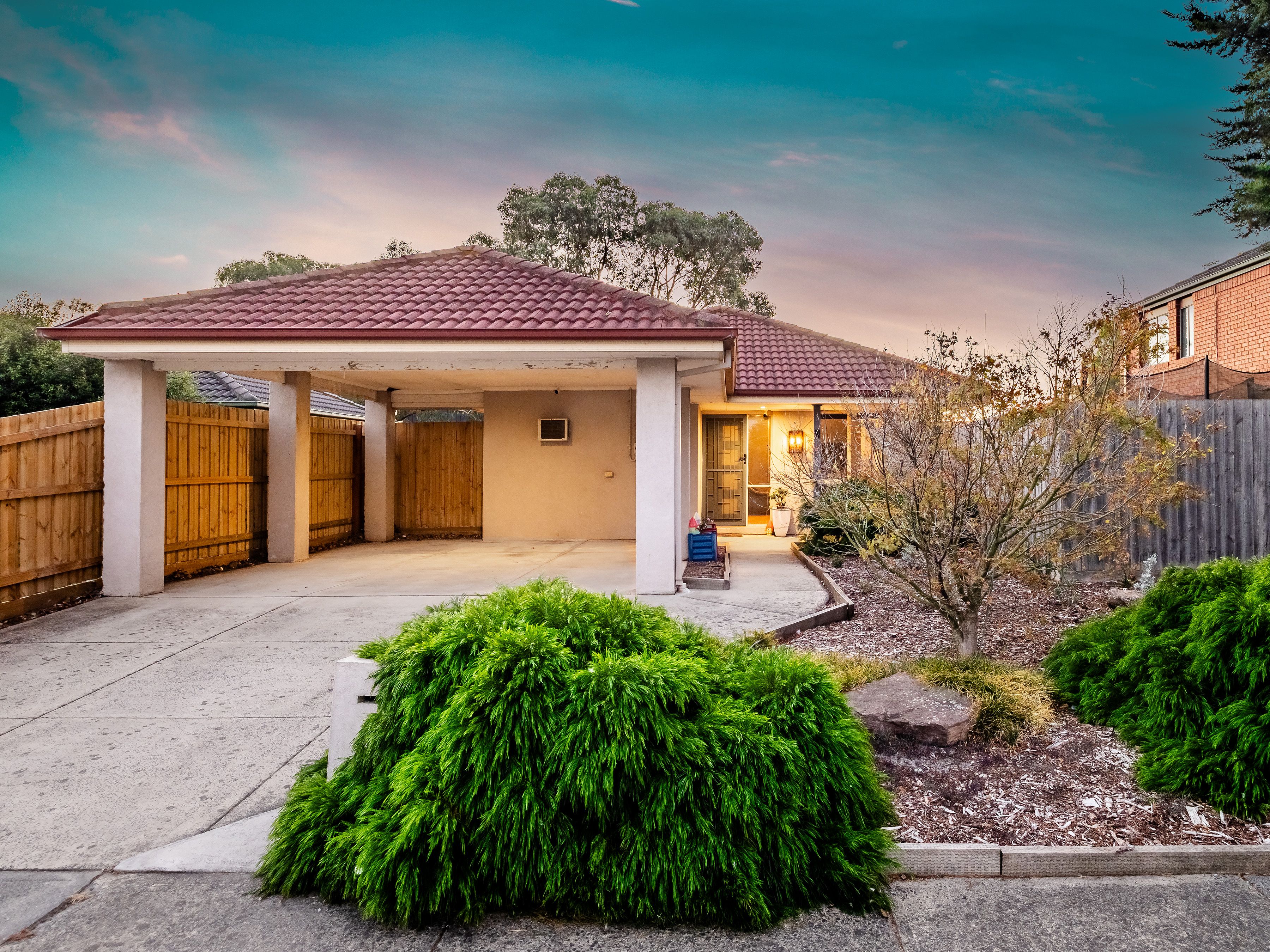 9 Scarborough Avenue, Cranbourne West VIC 3977