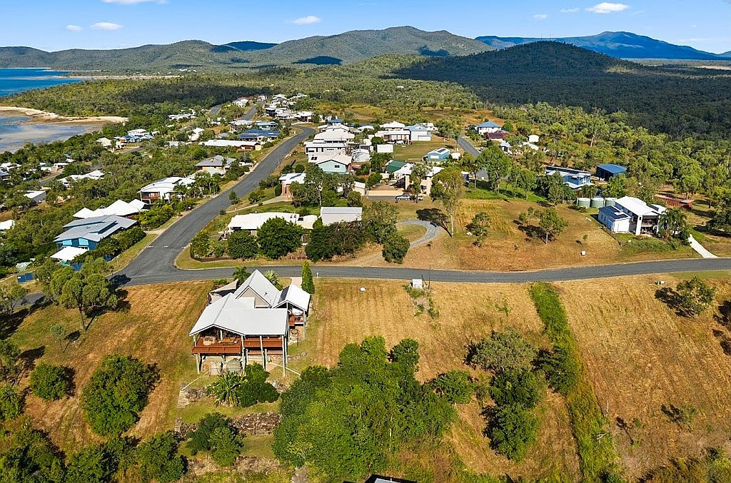 30 Roseric Crescent, Hideaway Bay, QLD 4800