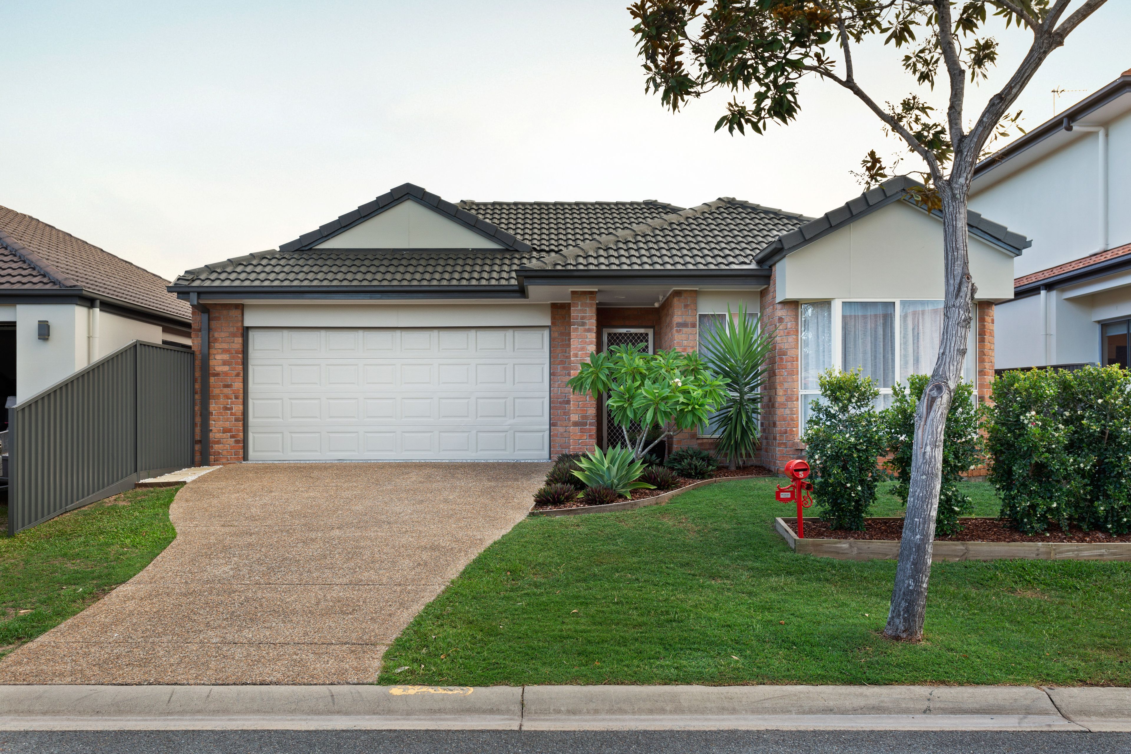 5 Shorehaven Place, Varsity Lakes, QLD 4227