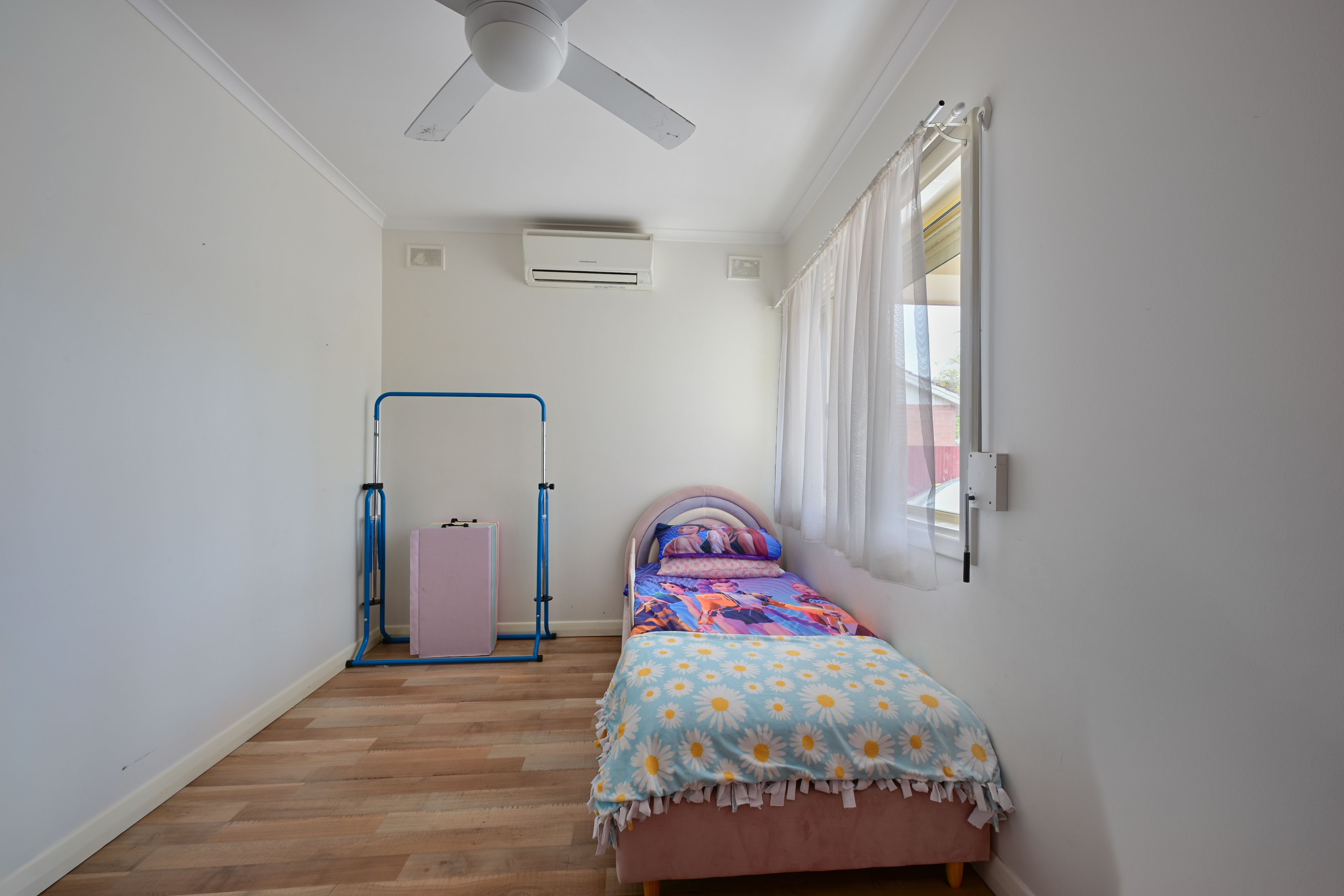 23 Noble Street — photo 10 of 14