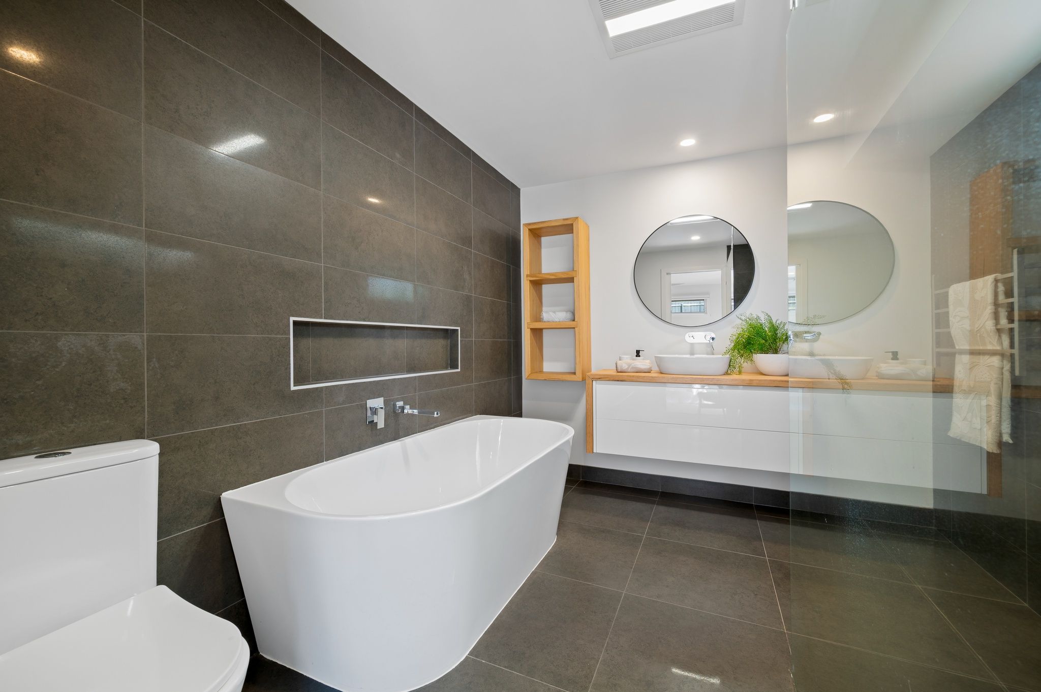31 Denholm Street — photo 10 of 18