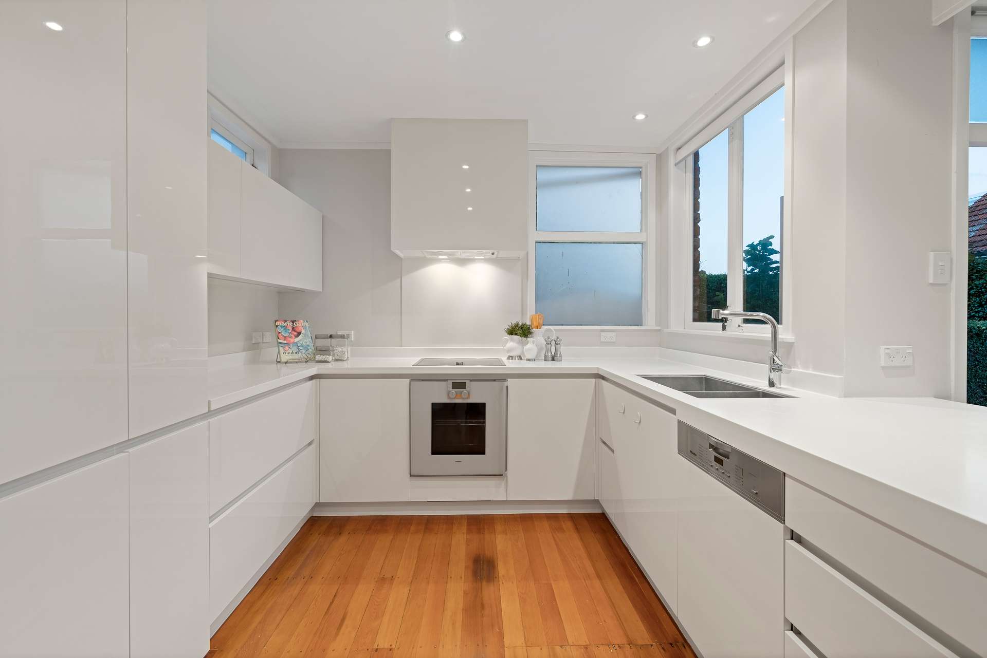 30a St Stephens Avenue photo 1