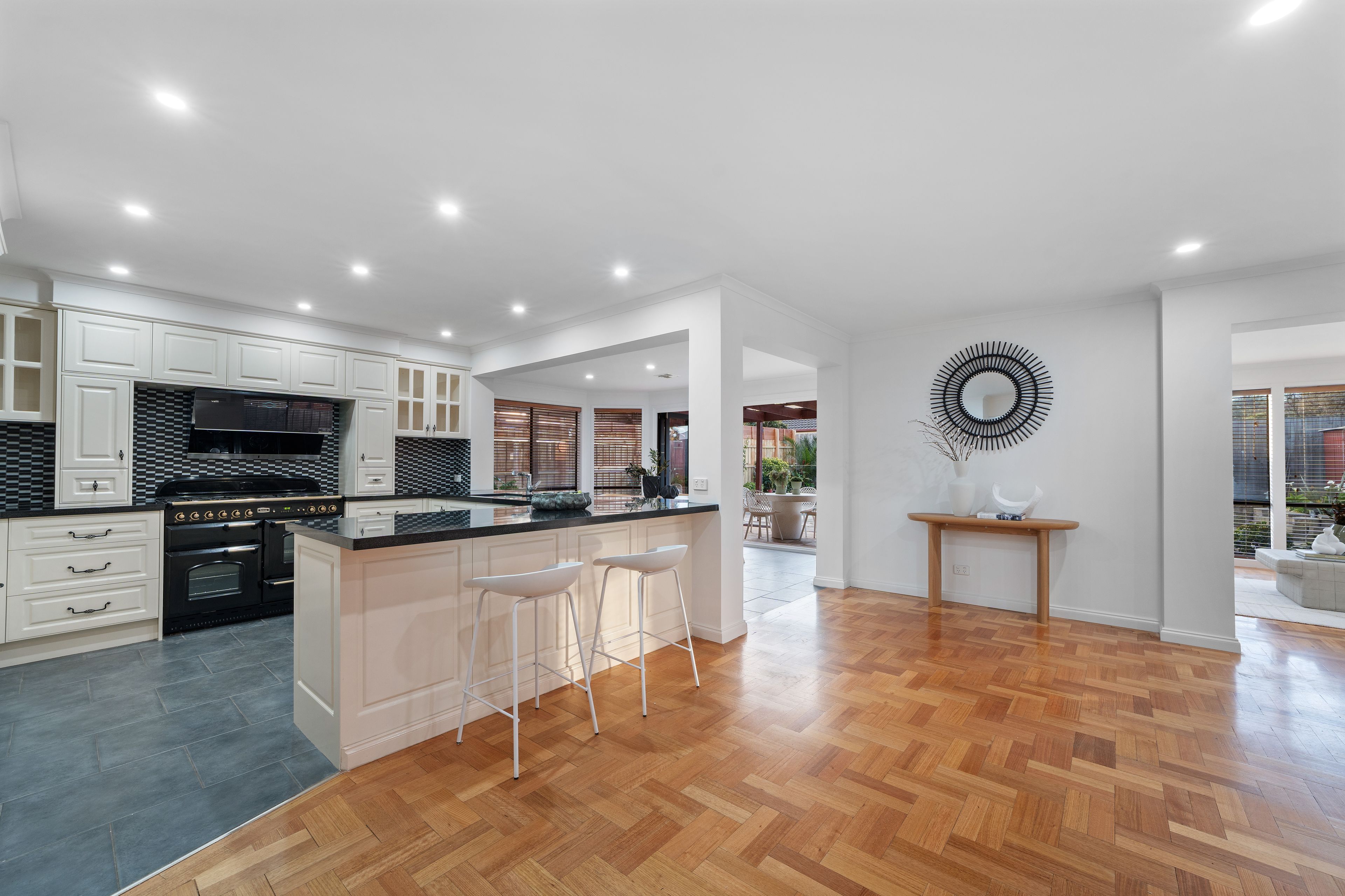 17 Lord Rodney Drive — photo 6 of 24