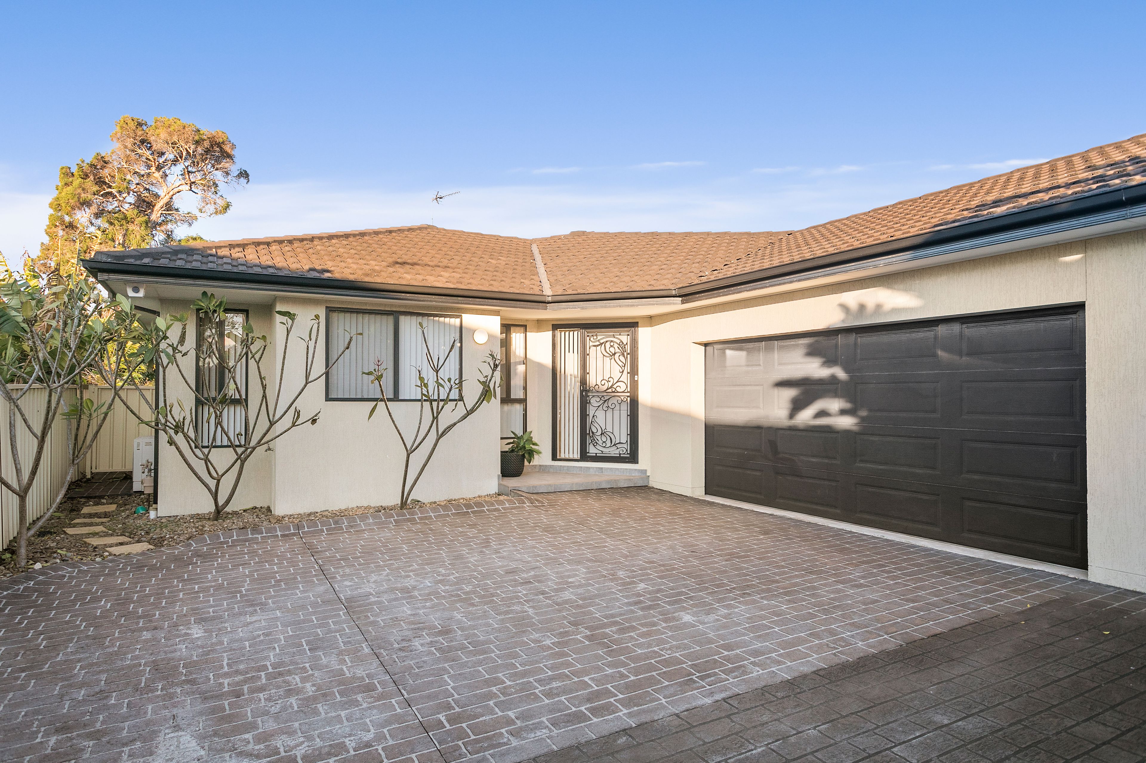 36 Devonshire Crescent, Oak Flats NSW 2529