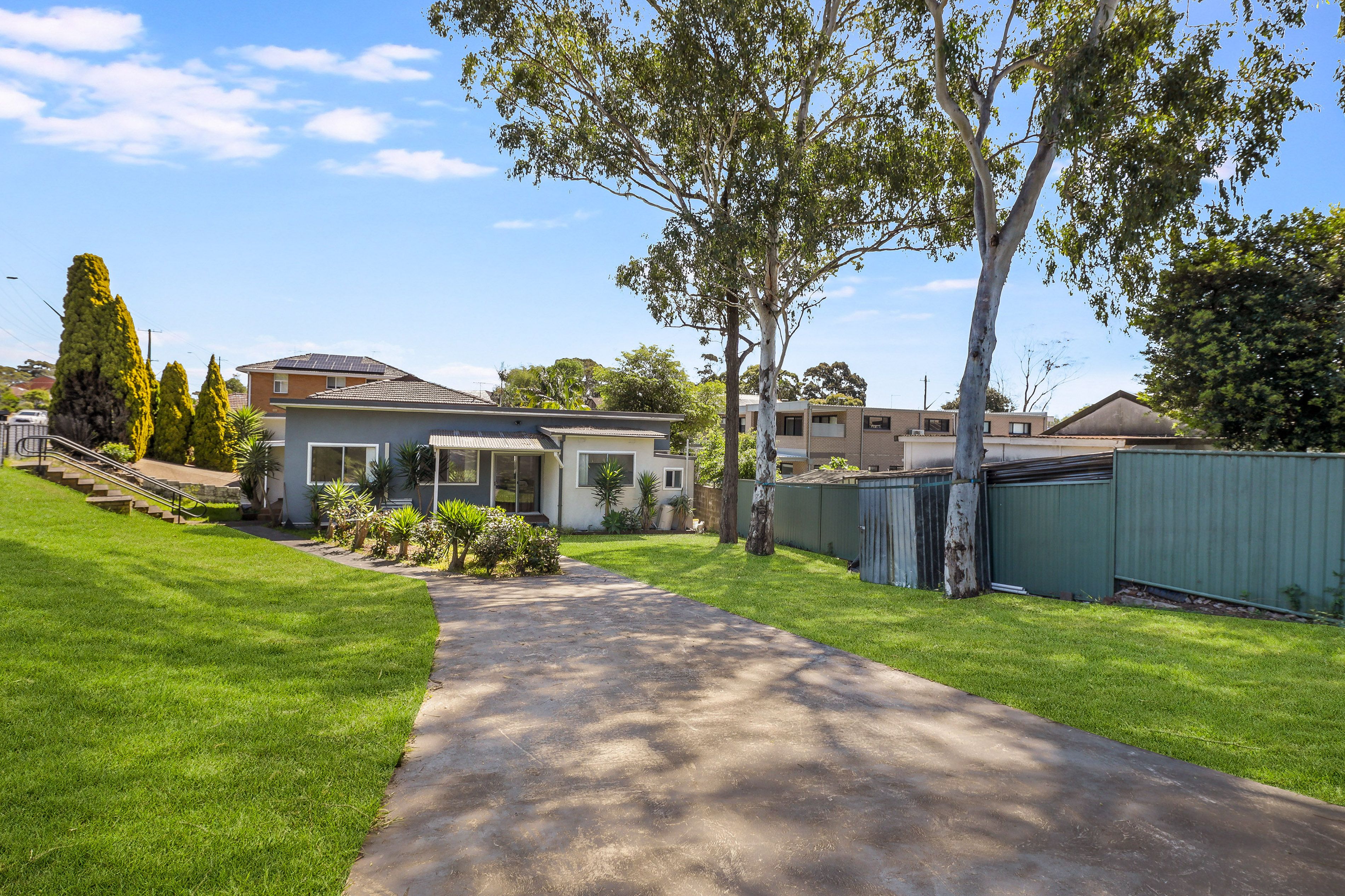 2 Henry Lawson Drive, Peakhurst NSW 2210