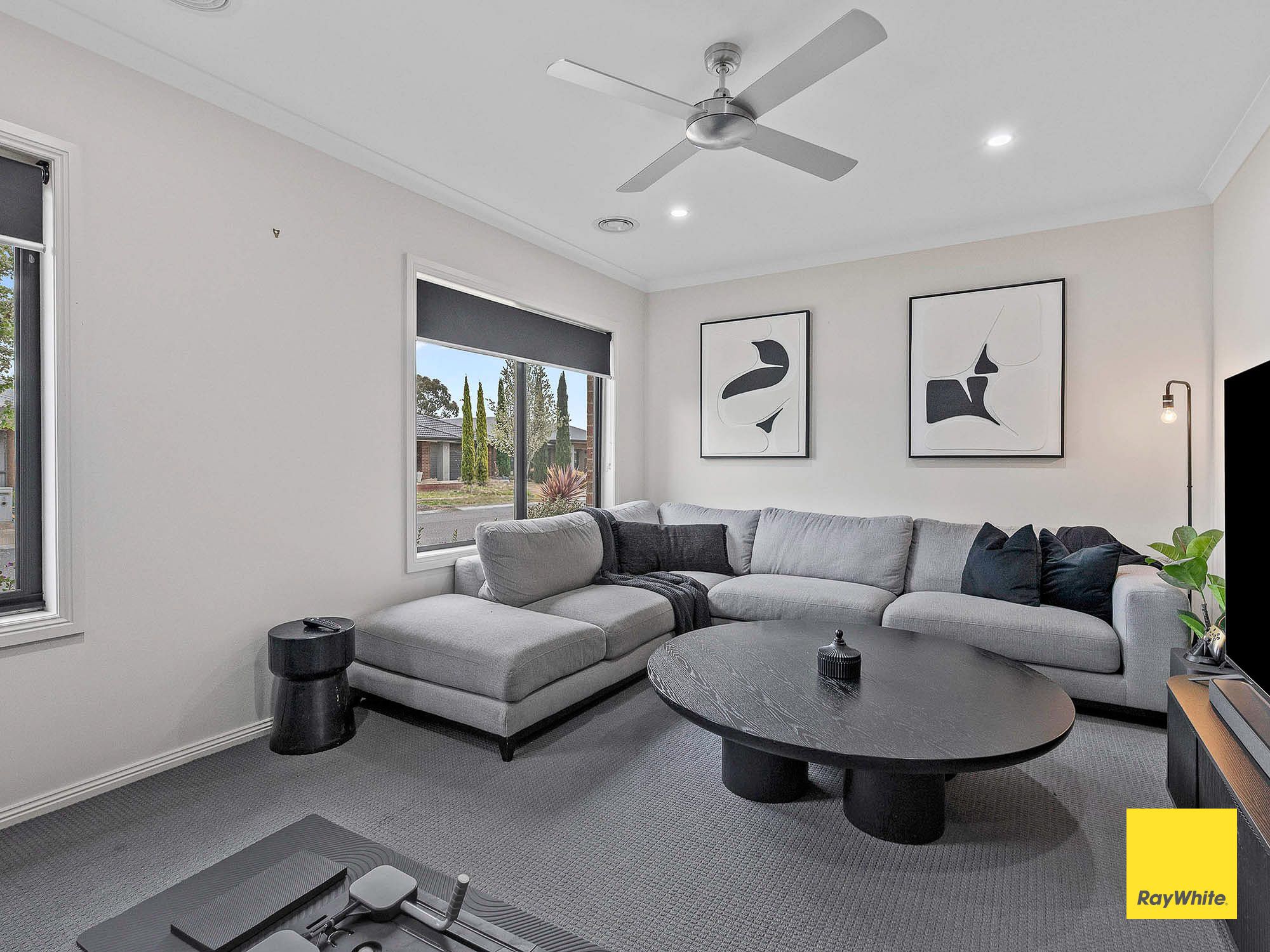 6 Randall Way — photo 3 of 17