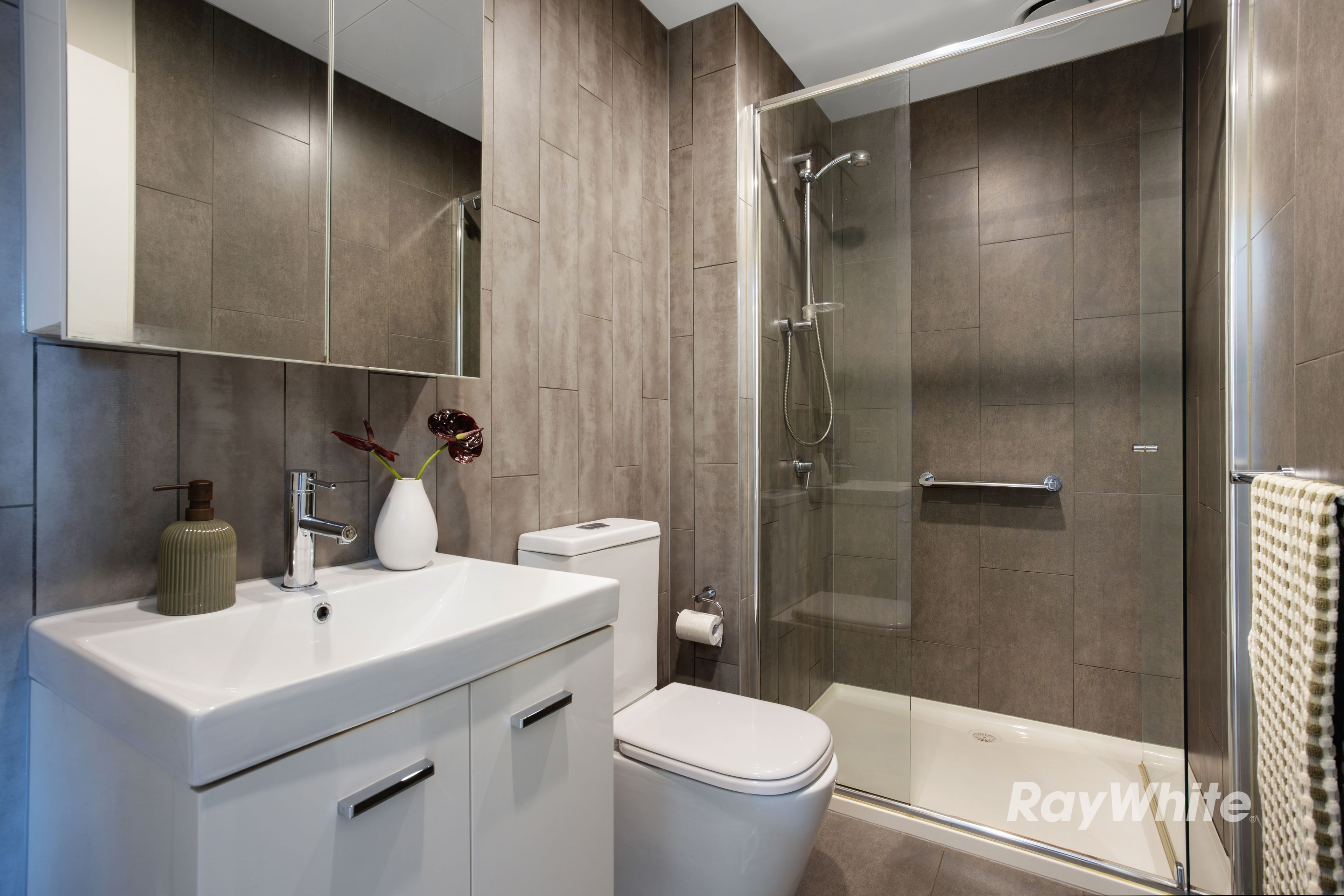 303/2A Clarence Street — photo 4 of 7