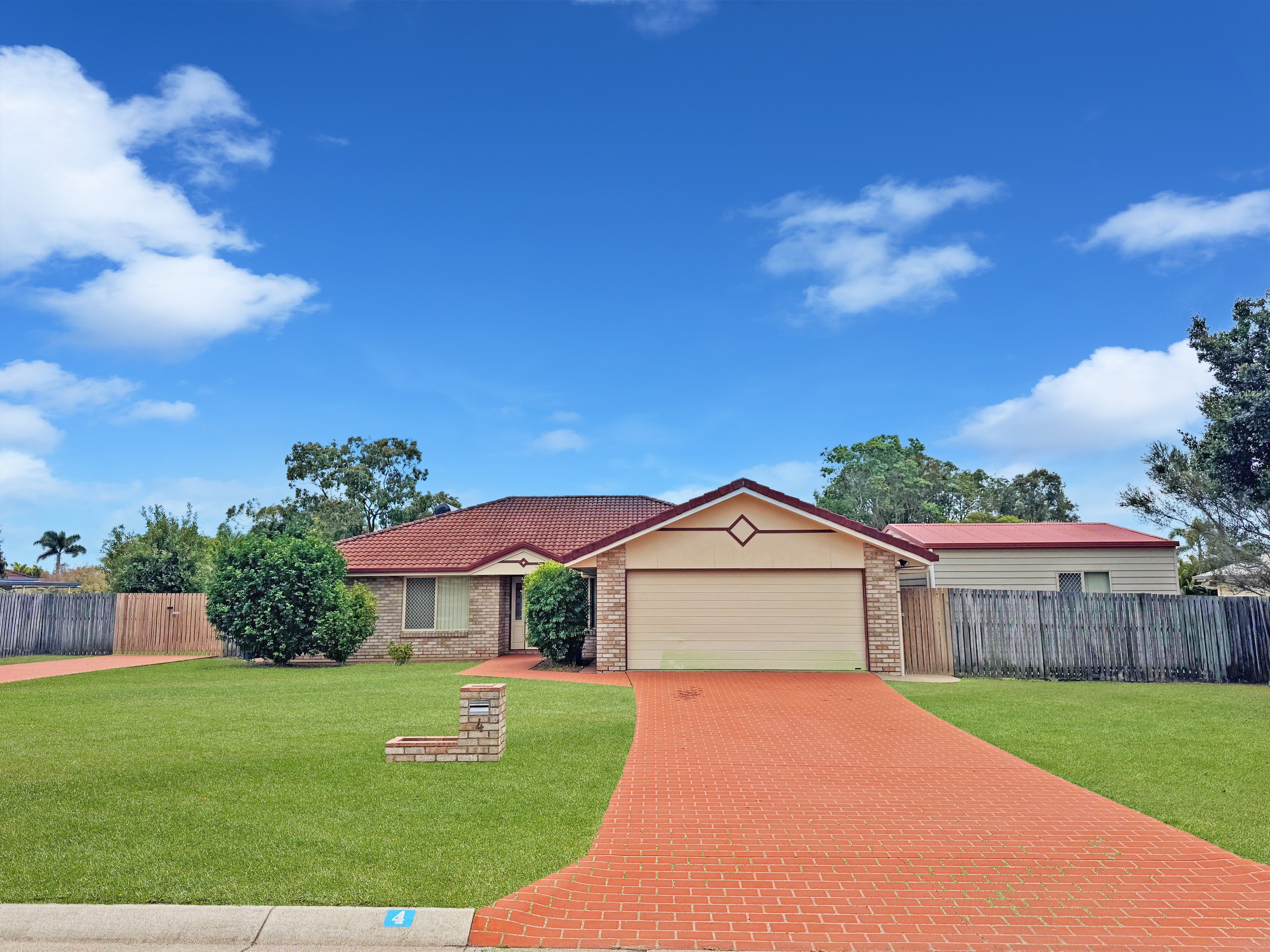4 Pinehurst Drive, Wondunna, QLD 4655