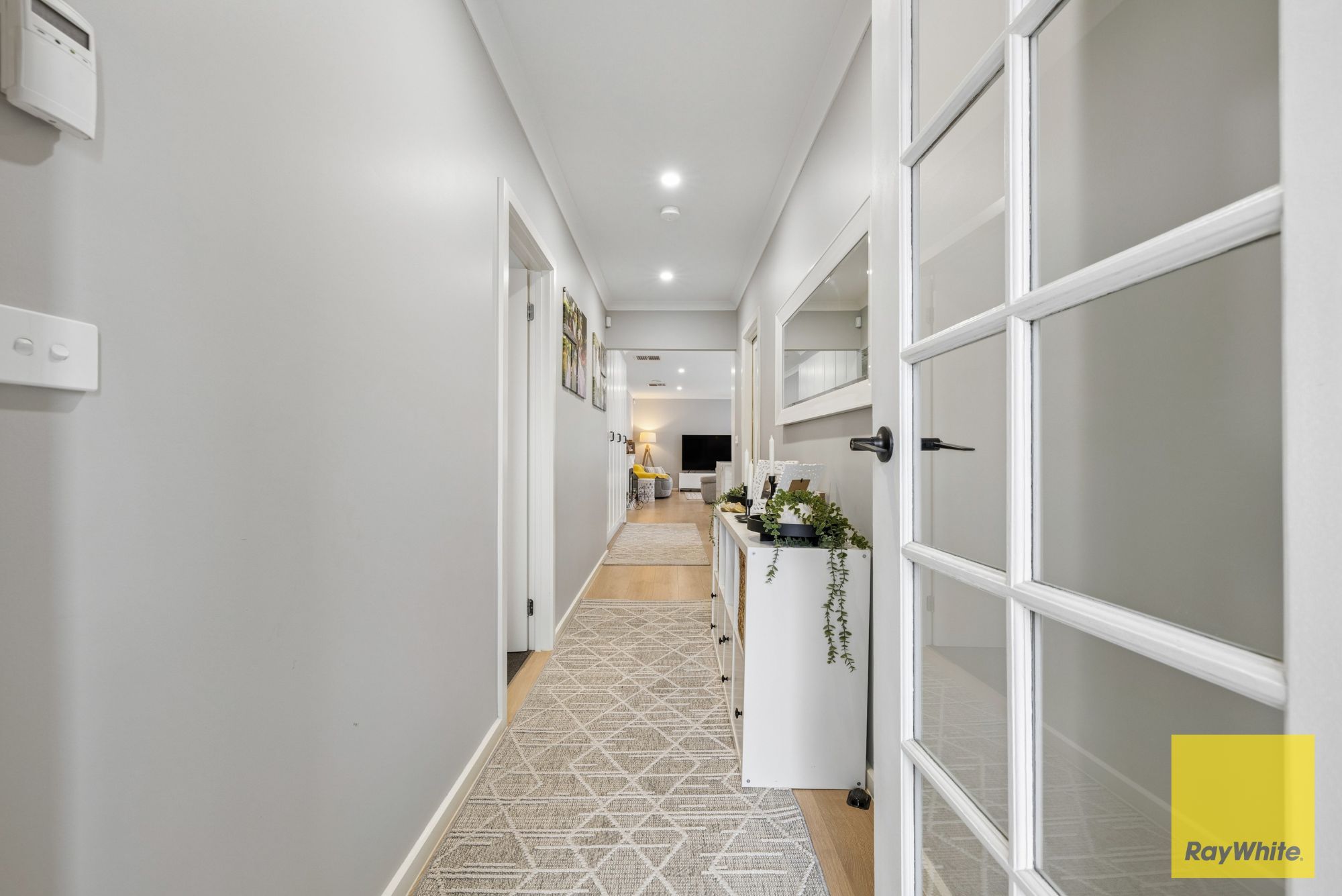 60 Evesham Drive — photo 3 of 25