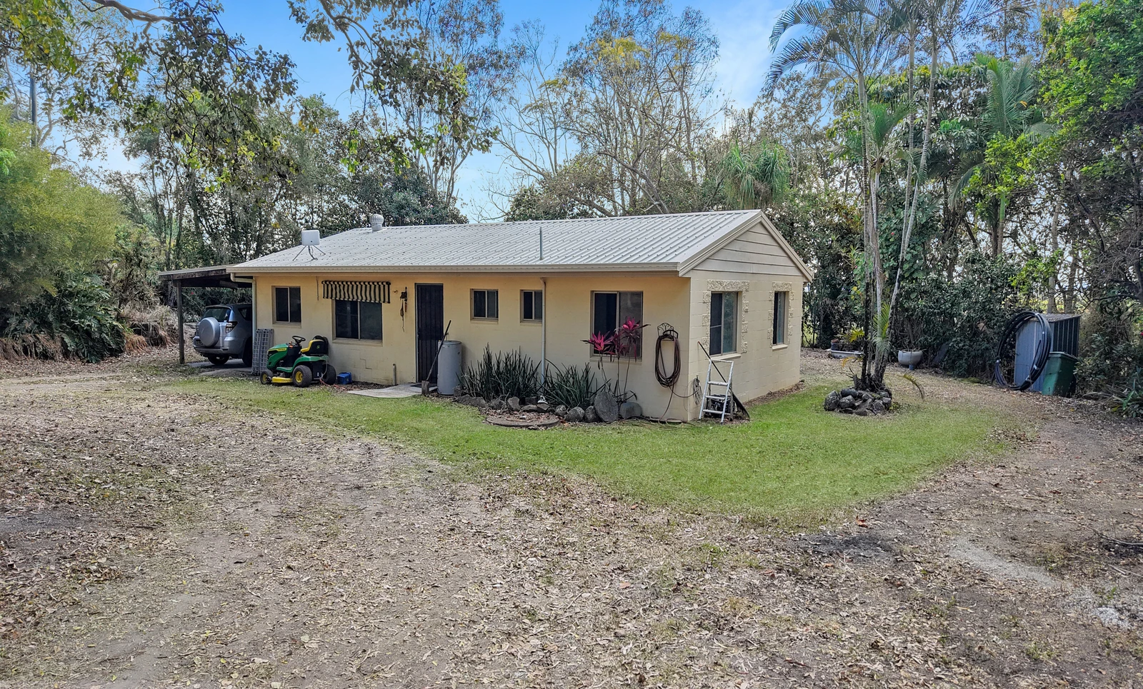 660 West Plane Creek Road, Sarina, QLD 4737