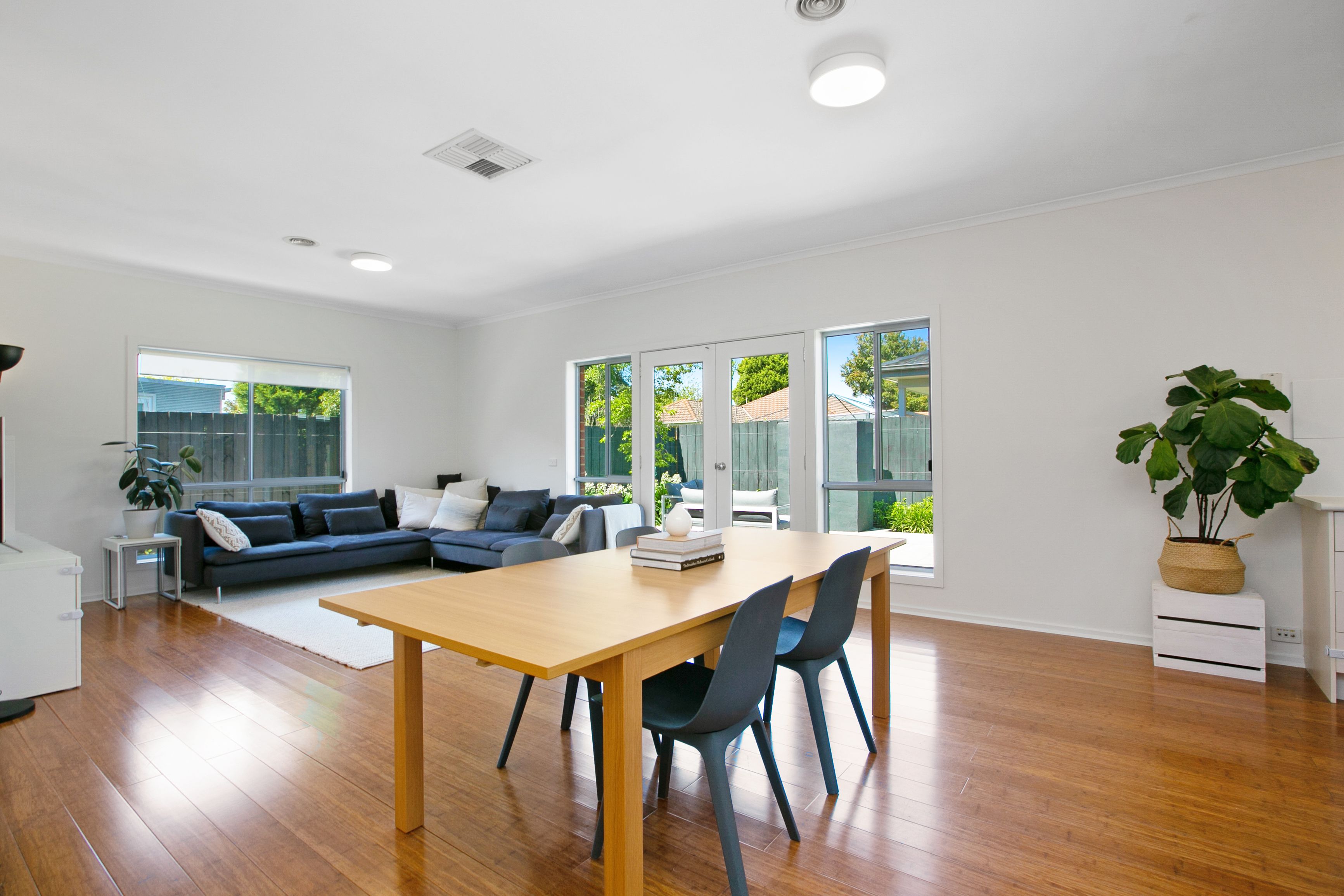 5 Aberdeen Street,, Reservoir VIC 3073