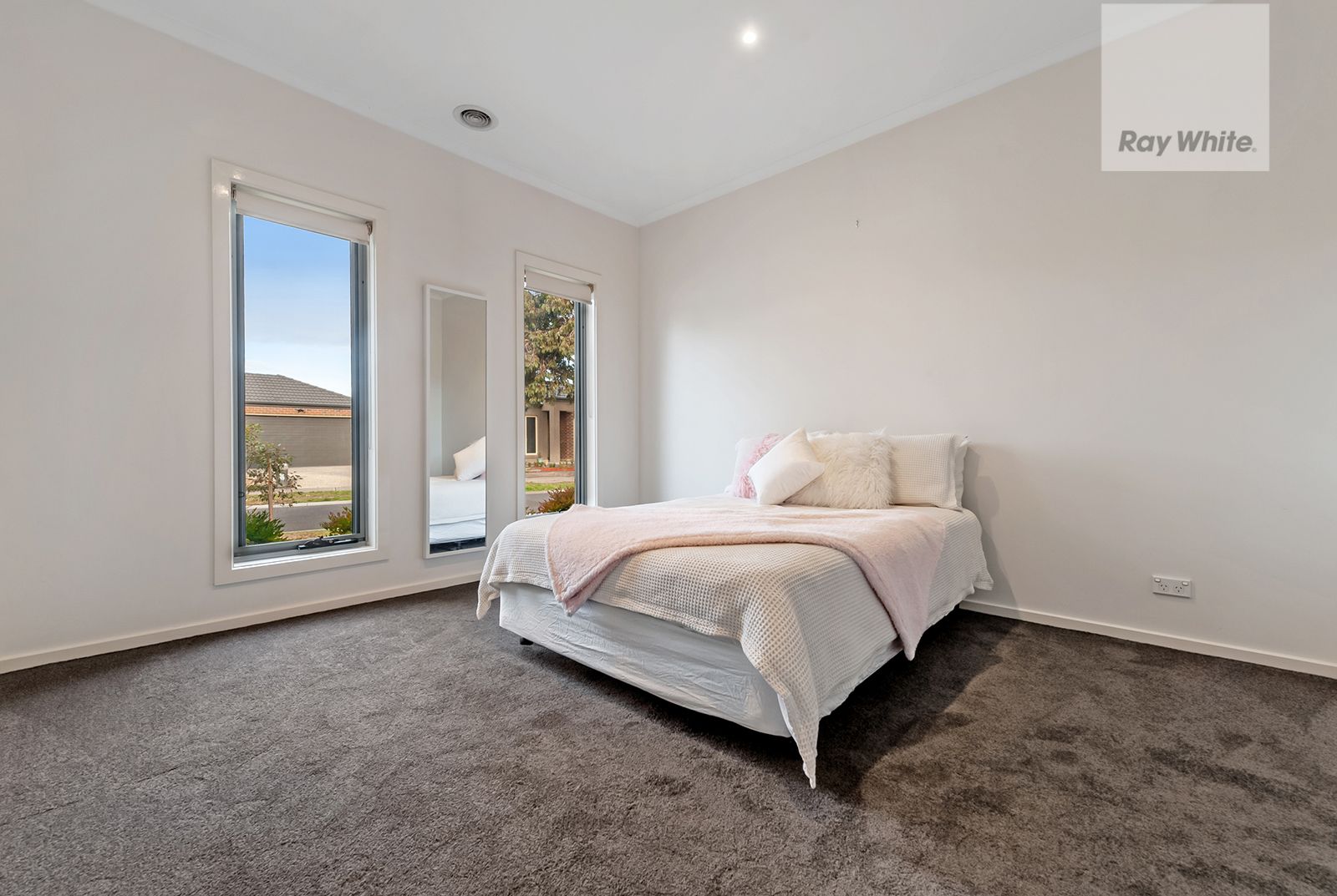 18 Healesville Loop, Craigieburn, VIC 3064