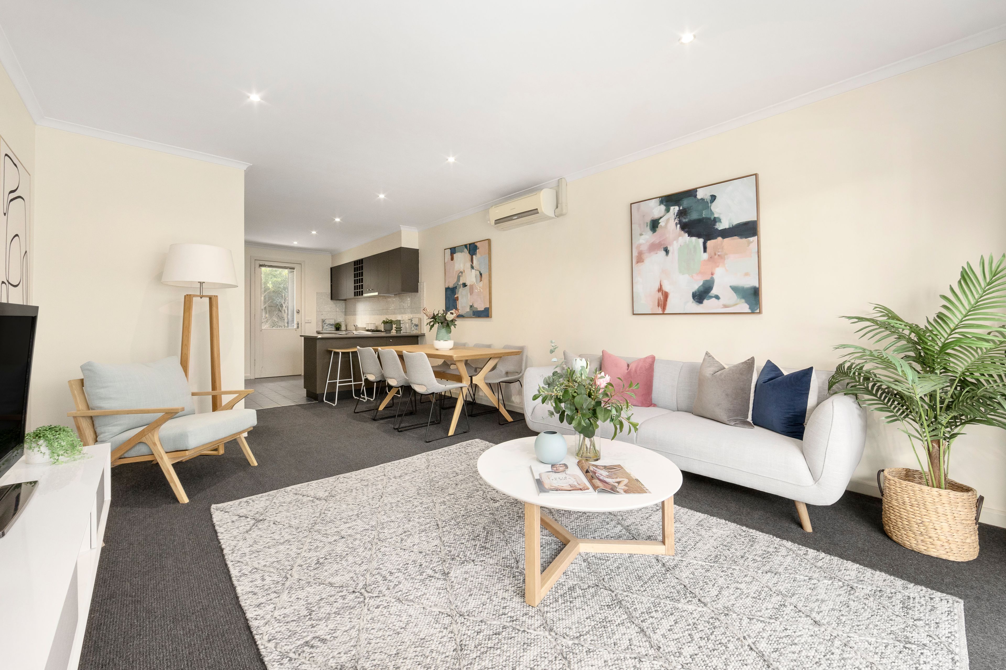 10 Rugby Road, Hughesdale VIC 3166