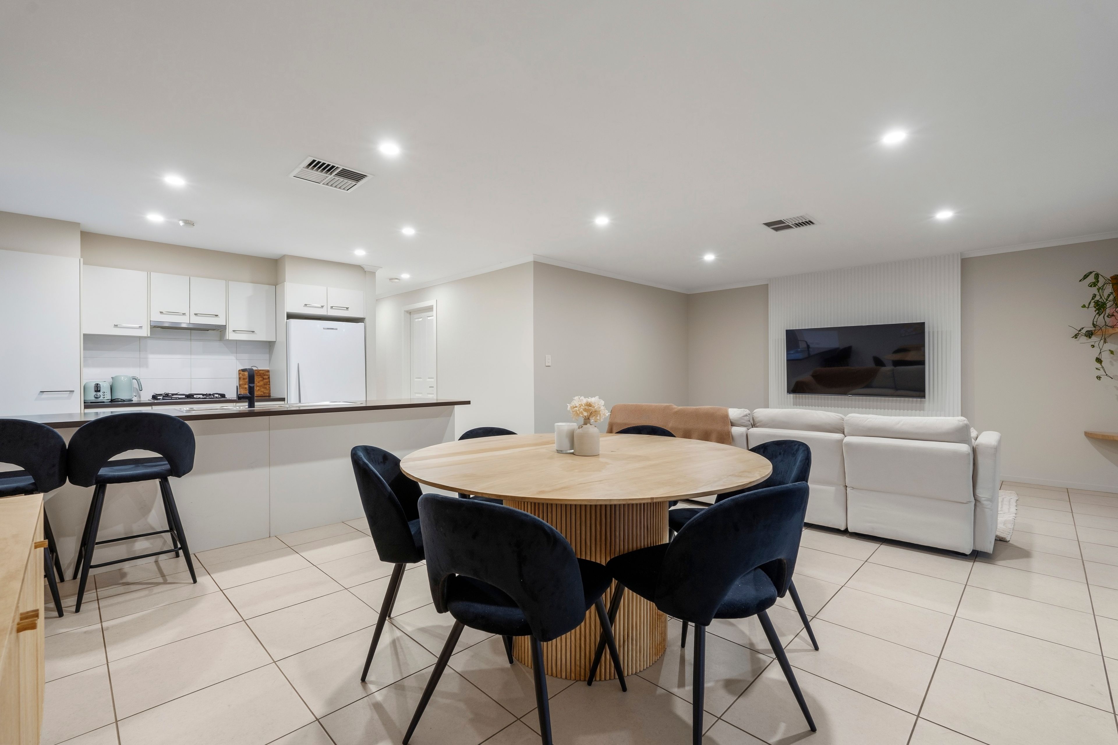 8 Miranda Place — photo 10 of 14