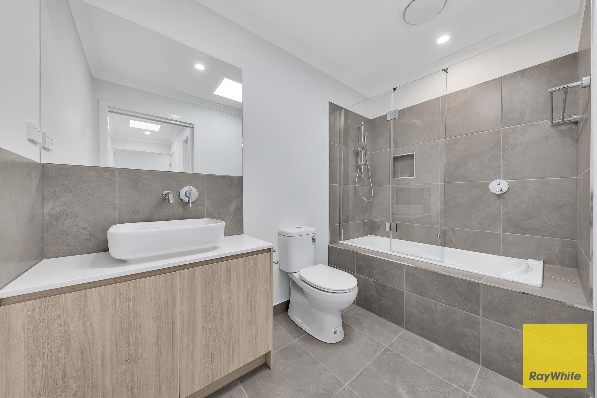 41 Resort Boulevard — photo 7 of 14