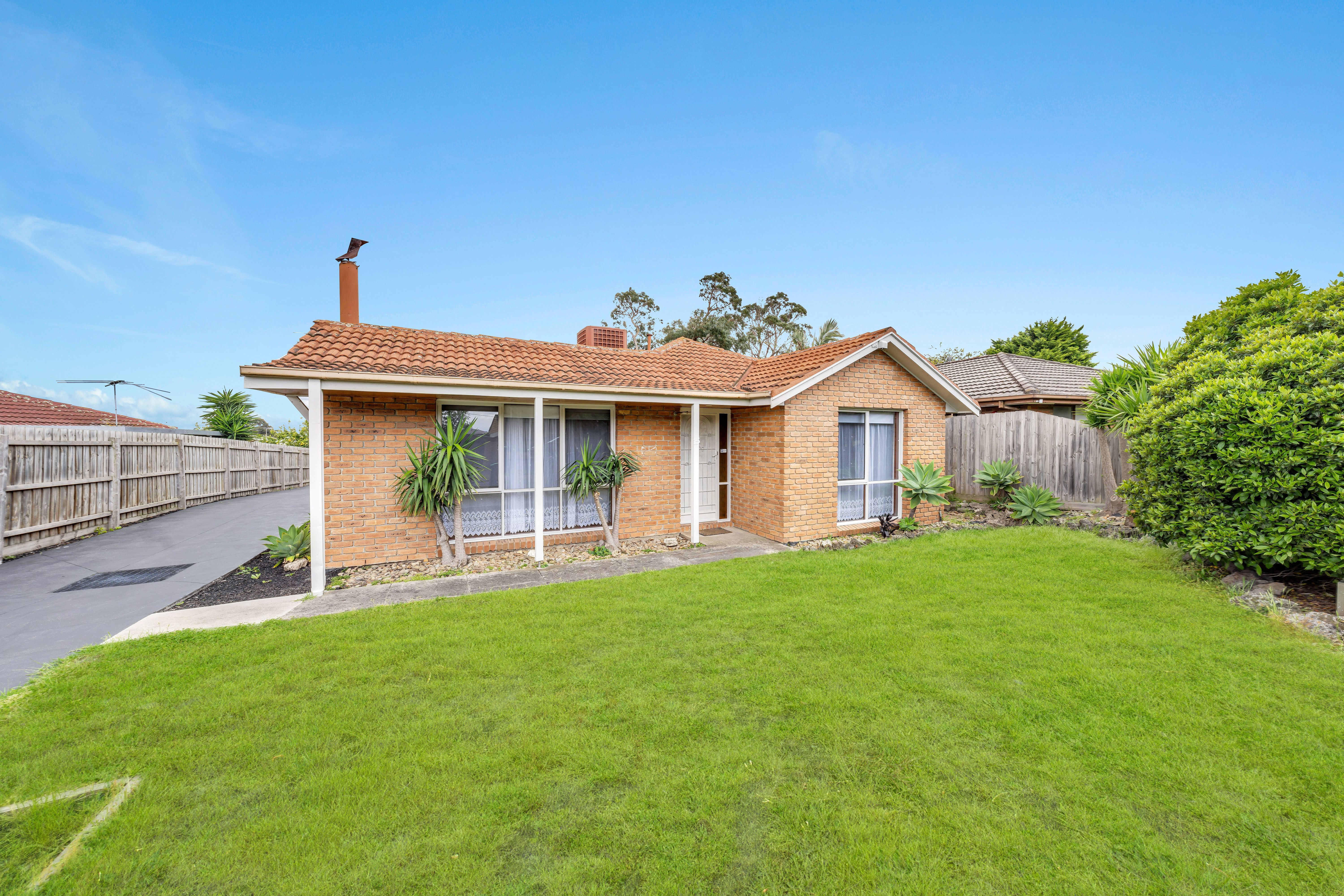 1/15 Luscombe Avenue, Carrum Downs, VIC 3201
