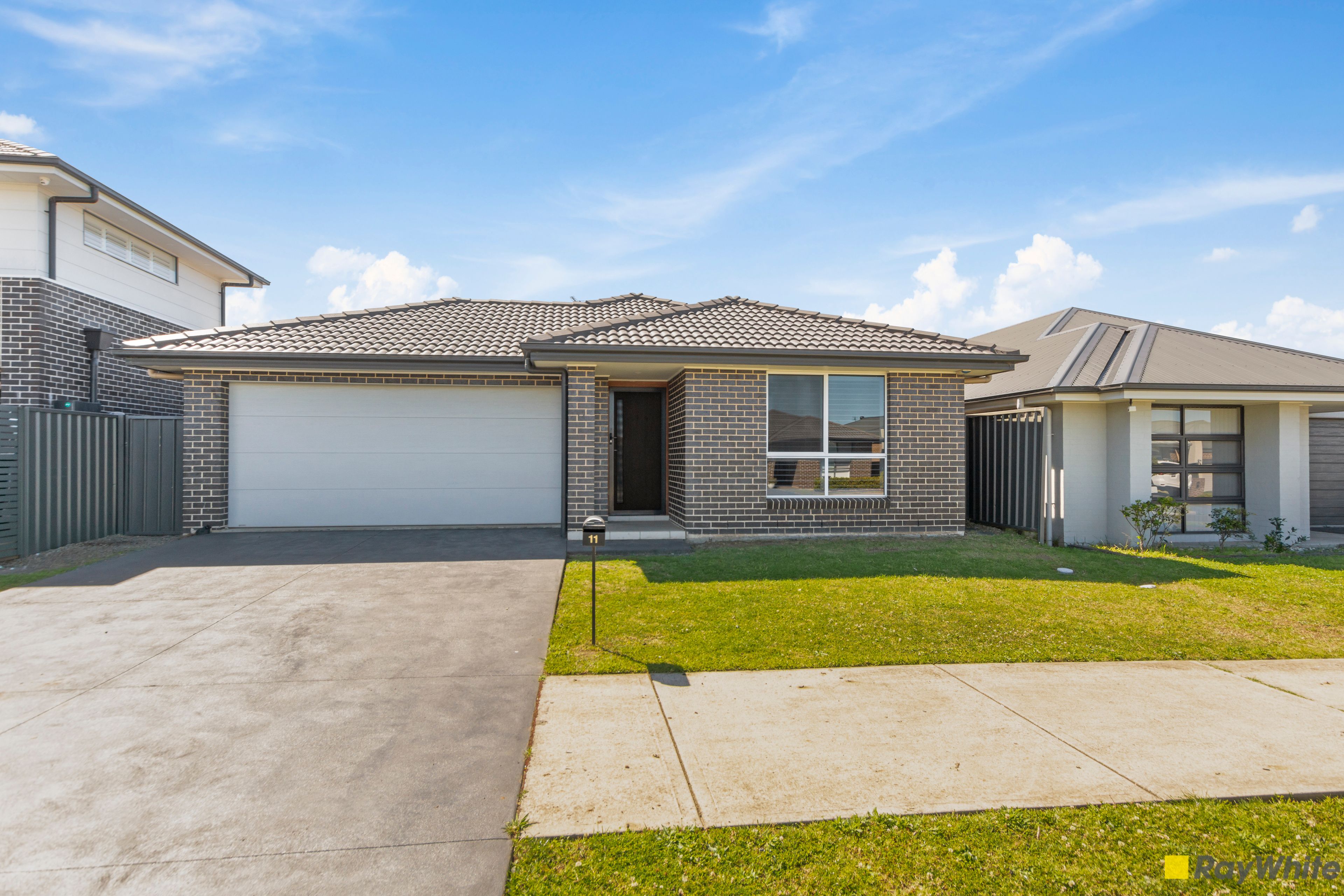 11 Wholahan Avenue, Horsley NSW 2530