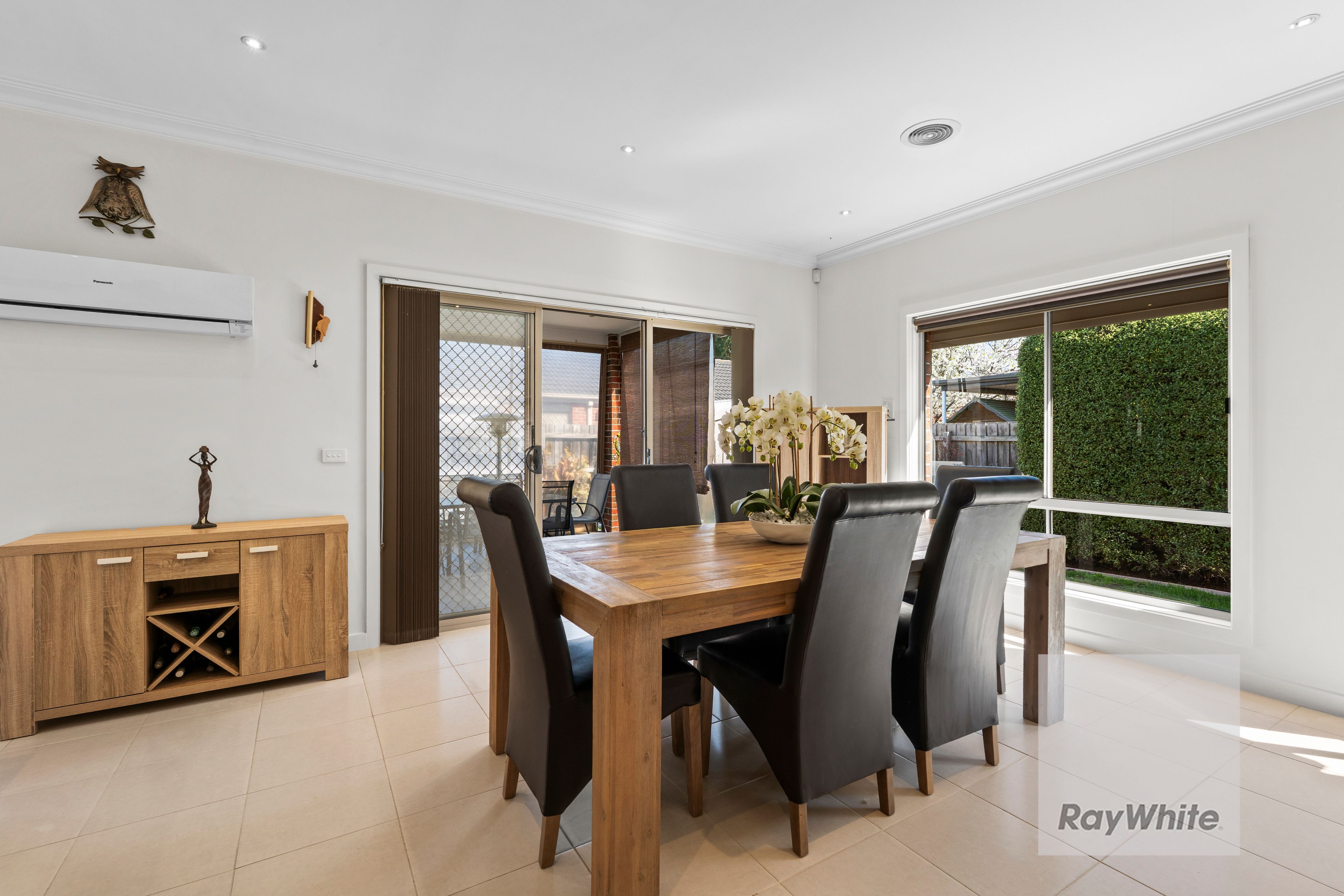 32 Neddletail Crescent — photo 7 of 16
