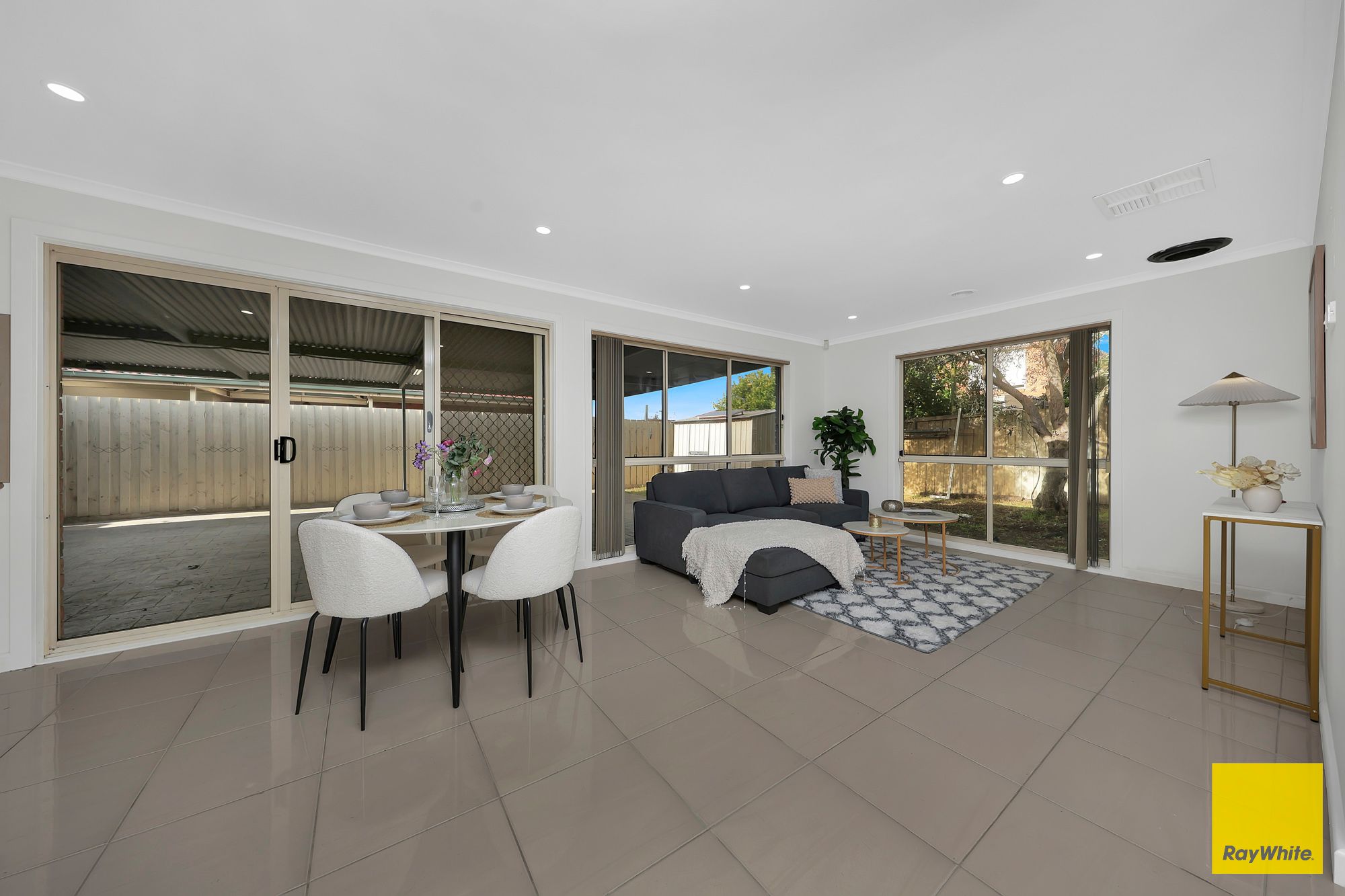17 Thames Way — photo 4 of 17