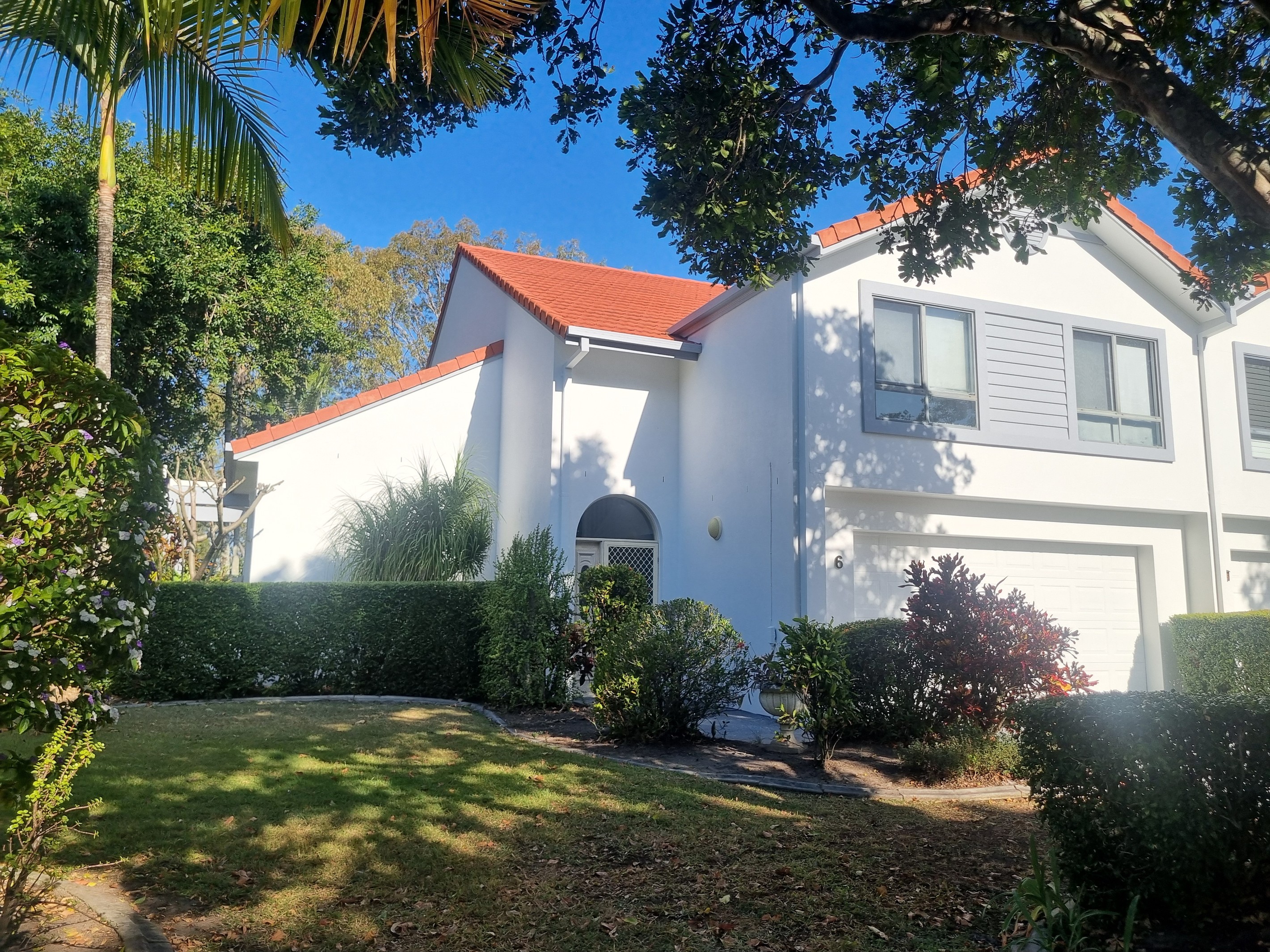 142/125 Santa Cruz Boulevard, Clear Island Waters, QLD 4226