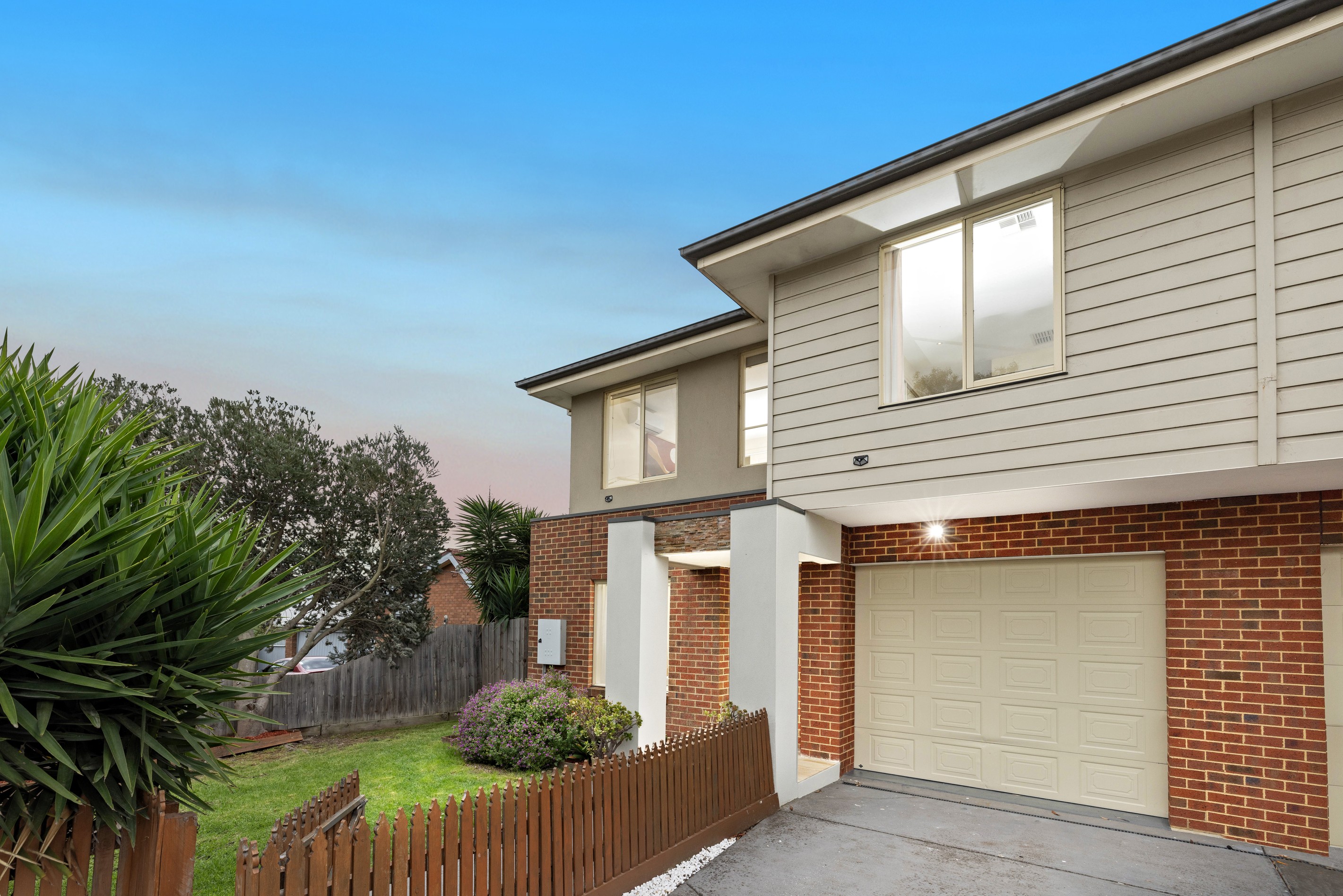 1/4 Hillview Avenue, Rowville, VIC 3178