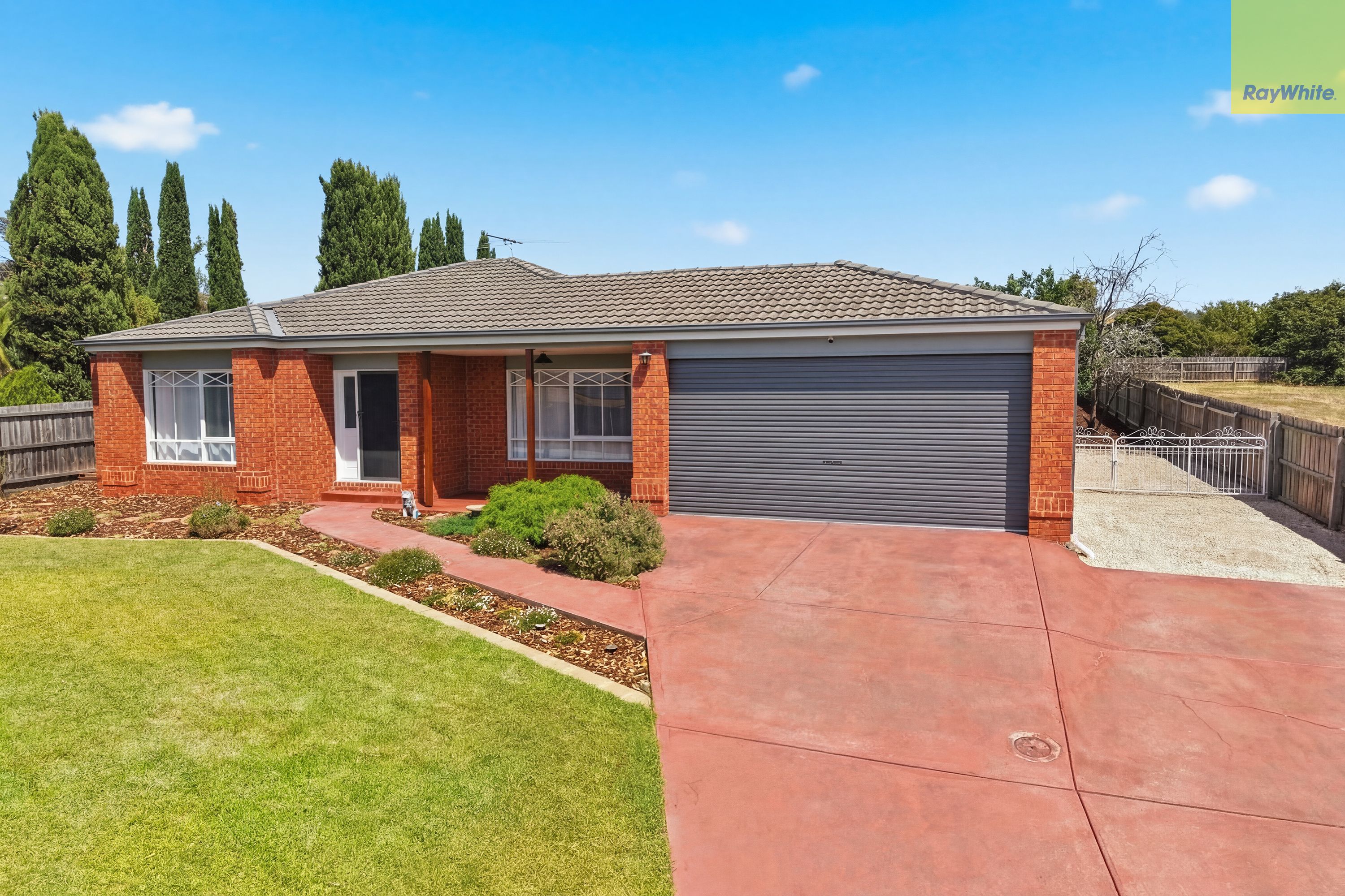 24 Cairns Drive, Darley VIC 3340