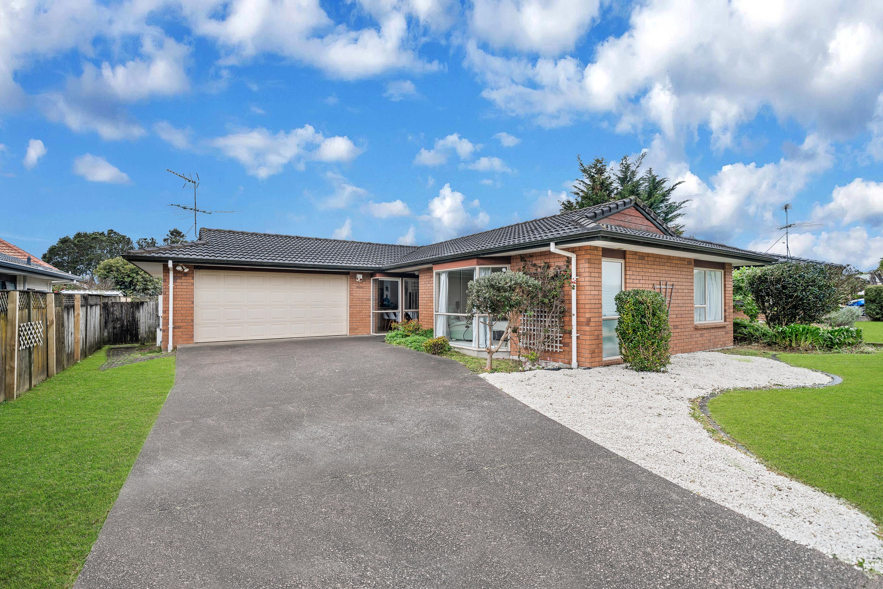 25 Huntington Drive, Huntington Park, Manukau City