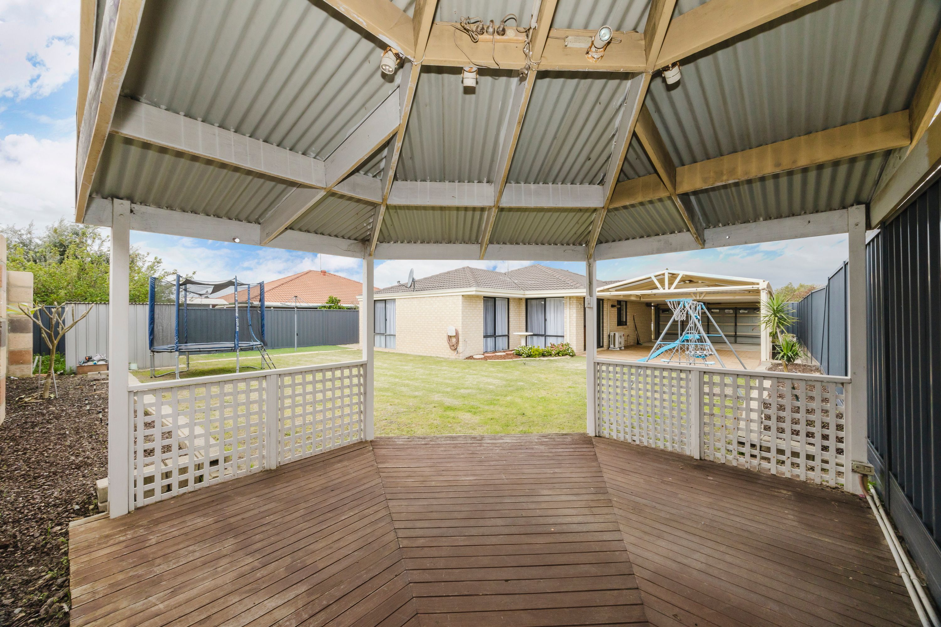 14 Pyrenees Court — photo 29 of 30