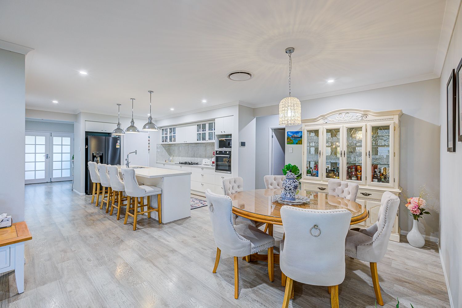 22 Forest Road — photo 4 of 14