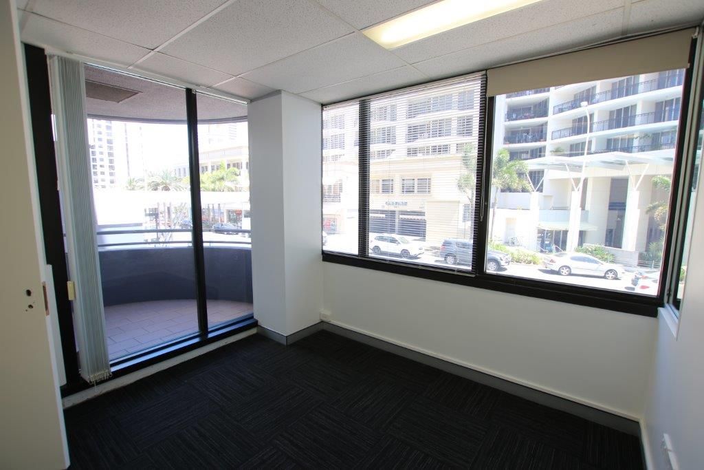 Surfers Paradise, QLD 4217