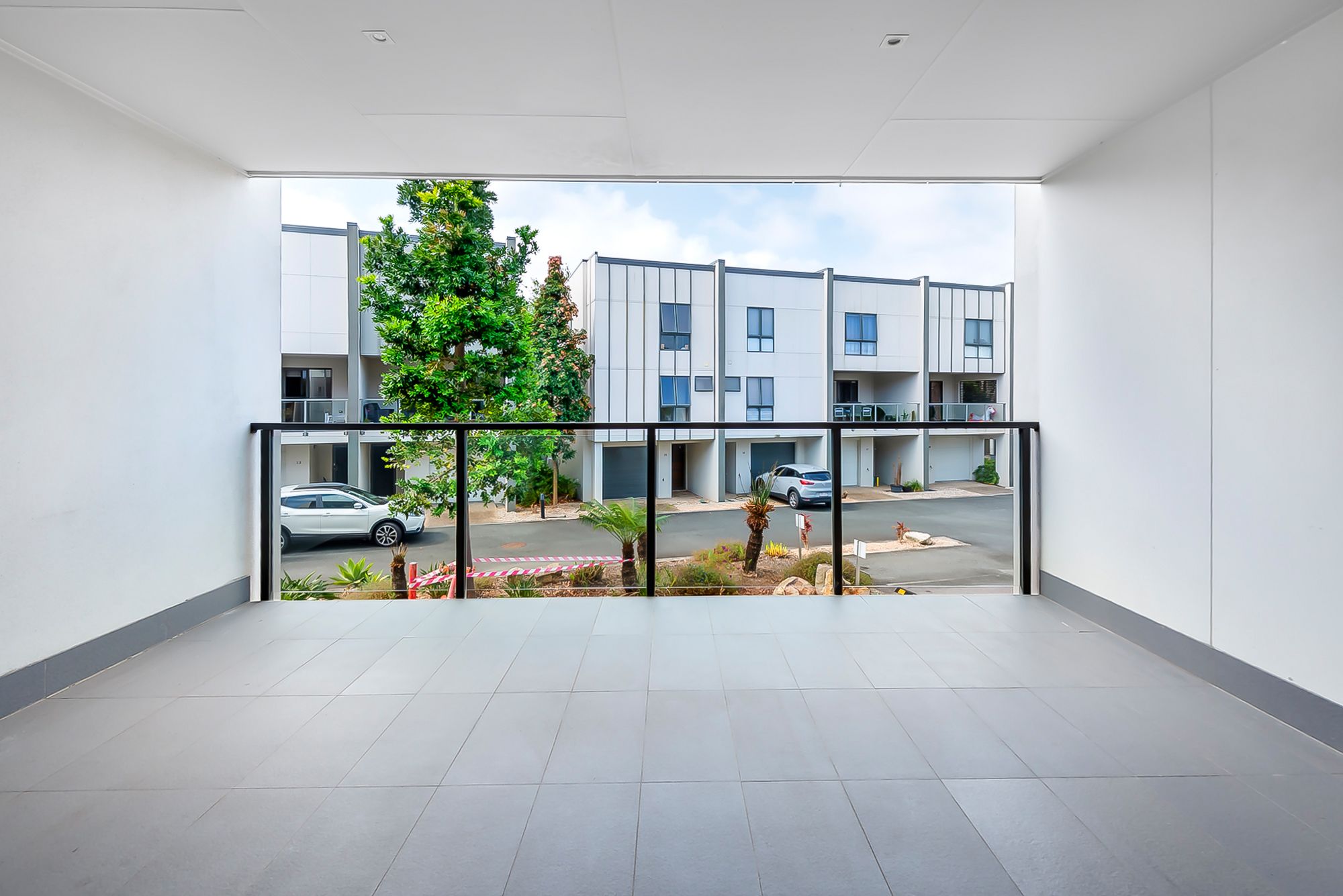 3/61 East Quay Drive — photo 9 of 12