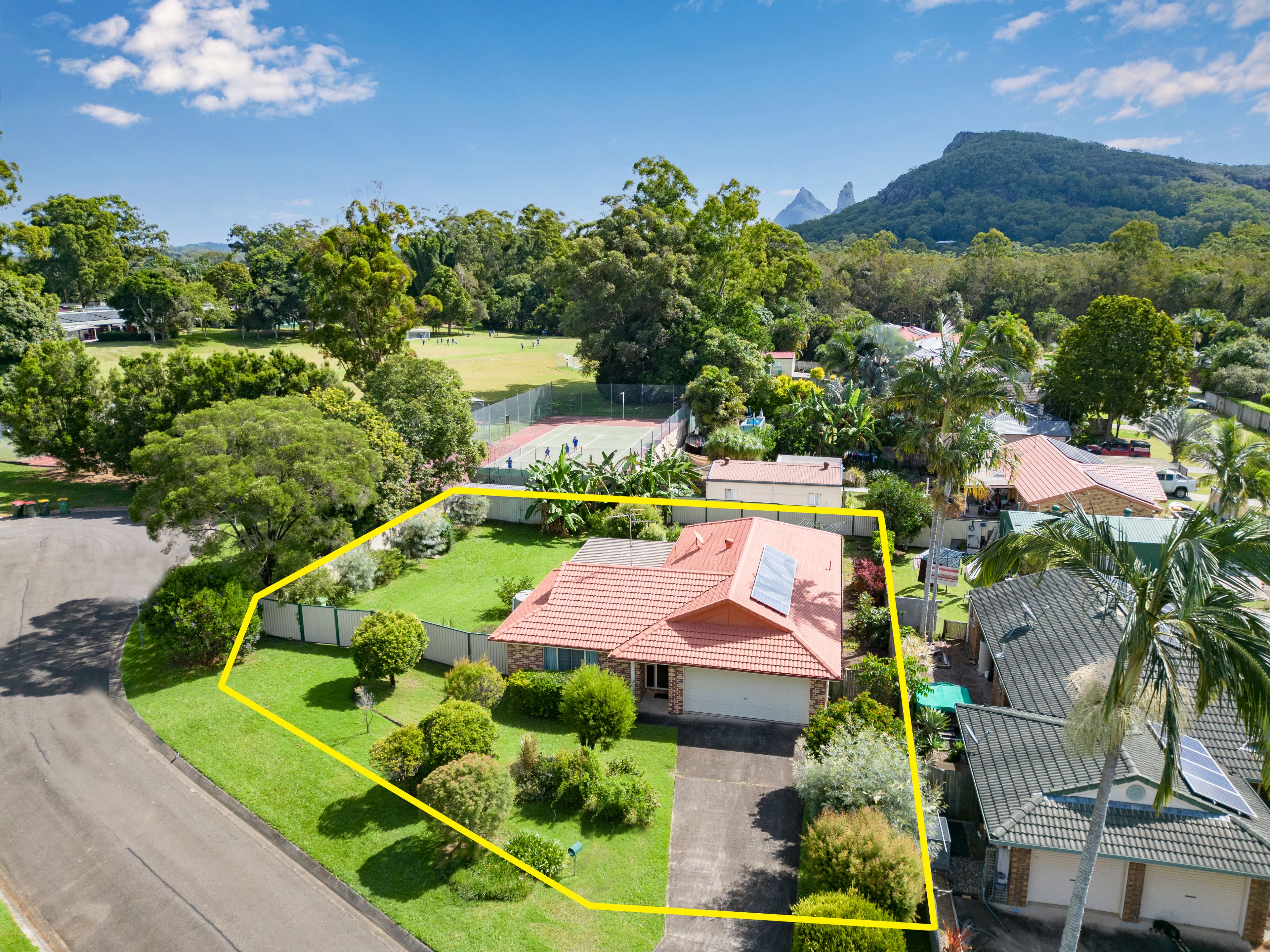 15 Alexandra Court, Glass House Mountains, QLD 4518 Sold House Ray