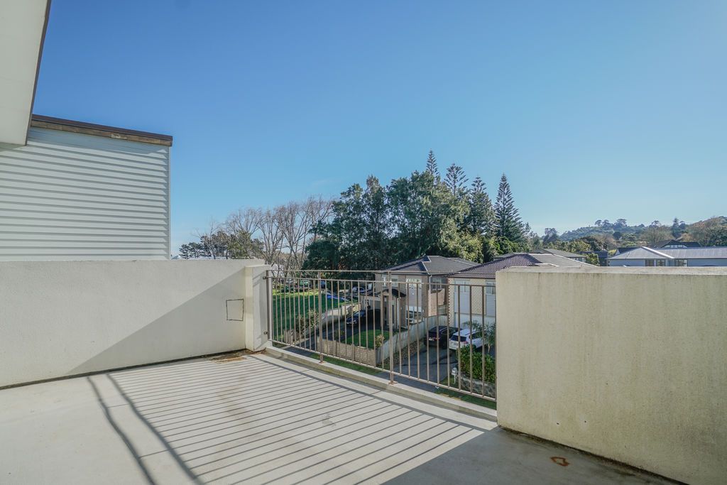 12/11 Carlos Drive, Flat Bush, Manukau City