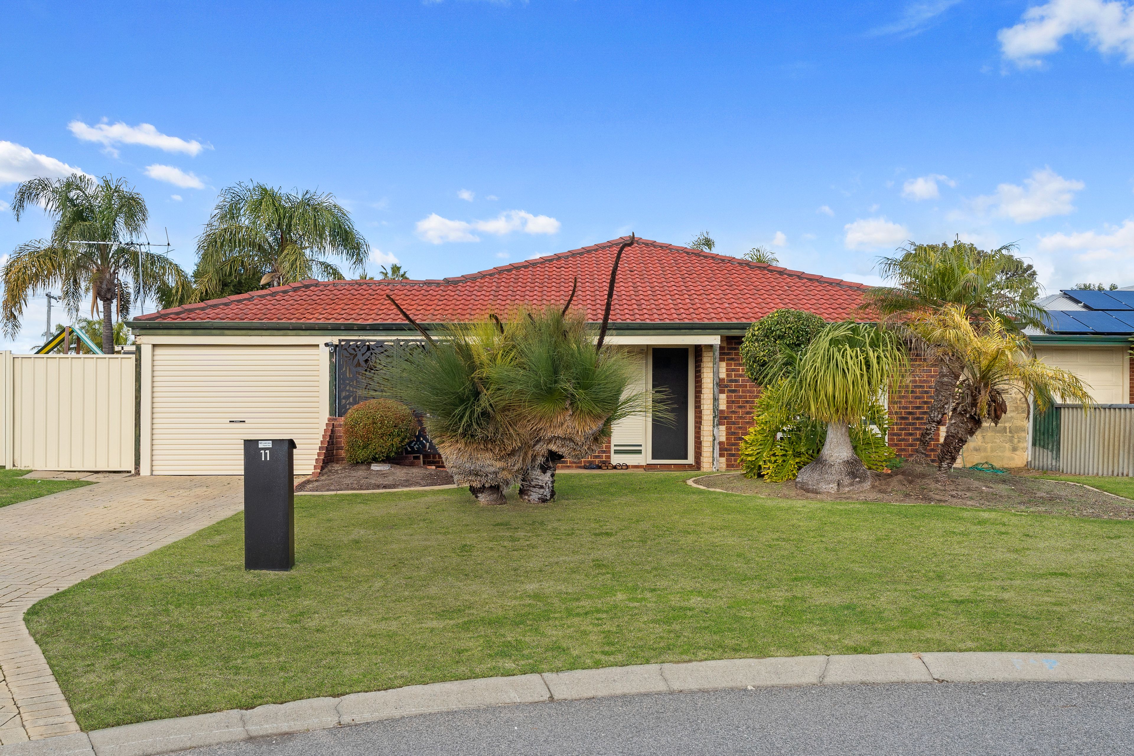 11 Mackay Place, Cooloongup WA 6168