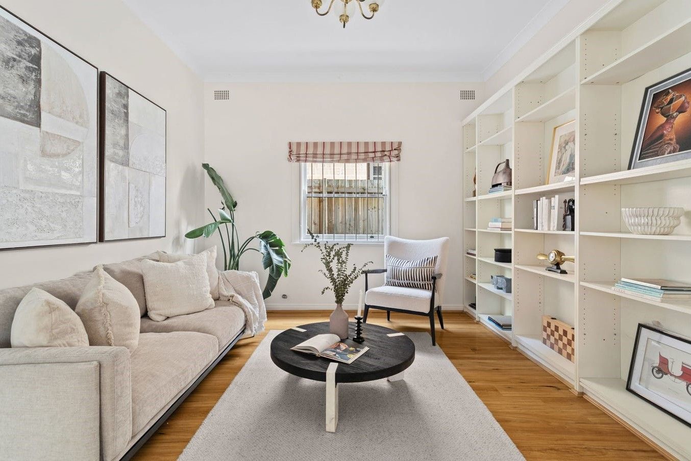 11 Hugh Street — photo 4 of 12